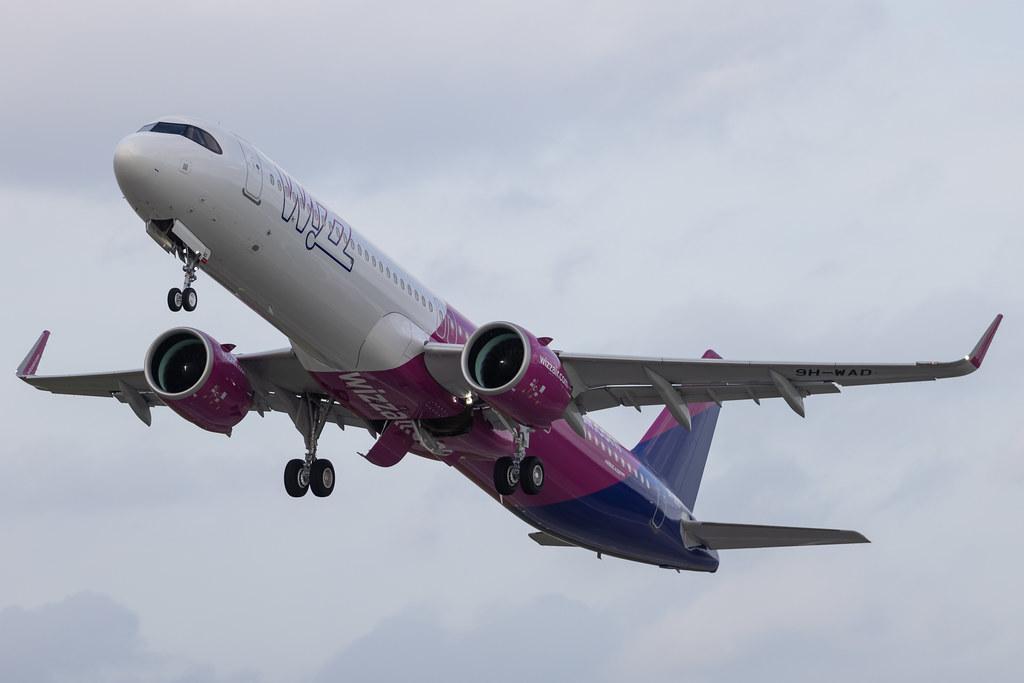 Hamburg Finkenwerder: Wizz Air Malta | Airbus A321-271NX A21N | 9H-WAD | MSN 11066