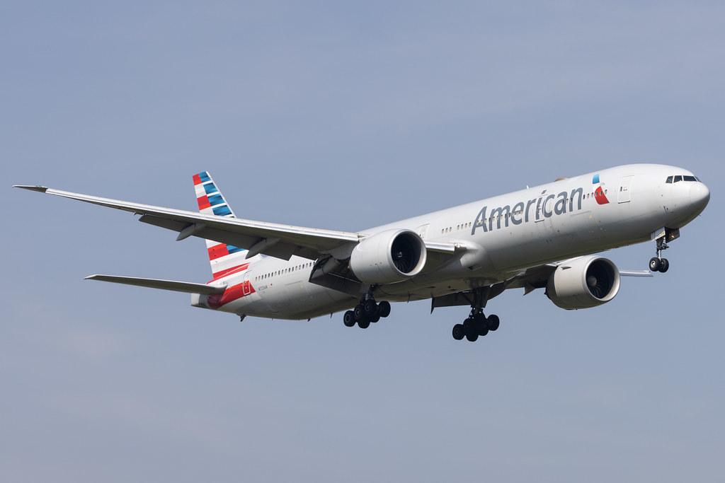 London Heathrow: American Airlines (AA / AAL) |  Boeing 777-323(ER) B77W | N723AN | MSN 33125