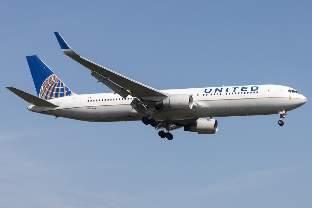 London Heathrow: United Airlines (UA / UAL) |  Boeing 767-322(ER) B763 | N663UA | MSN 27160