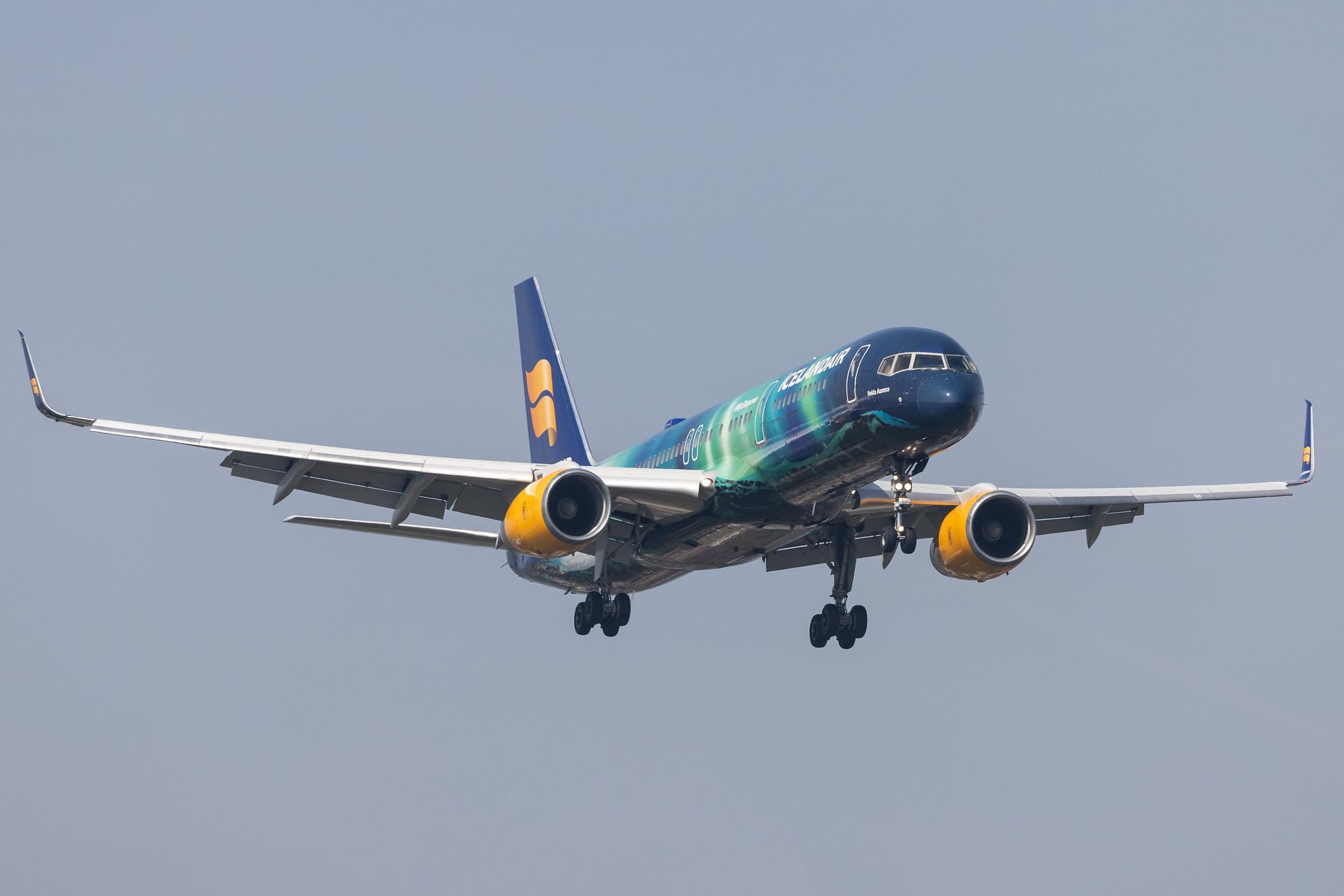 London Heathrow: Icelandair (FI / ICE) |  Livery: Aurora Borealis Livery |  Boeing 757-256 B752 | TF-FIU | MSN 26243