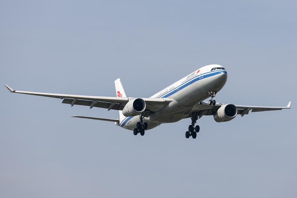 London Heathrow: Air China (CA / CCA) |  Airbus A330-343 A333 | B-8577 | MSN 1752
