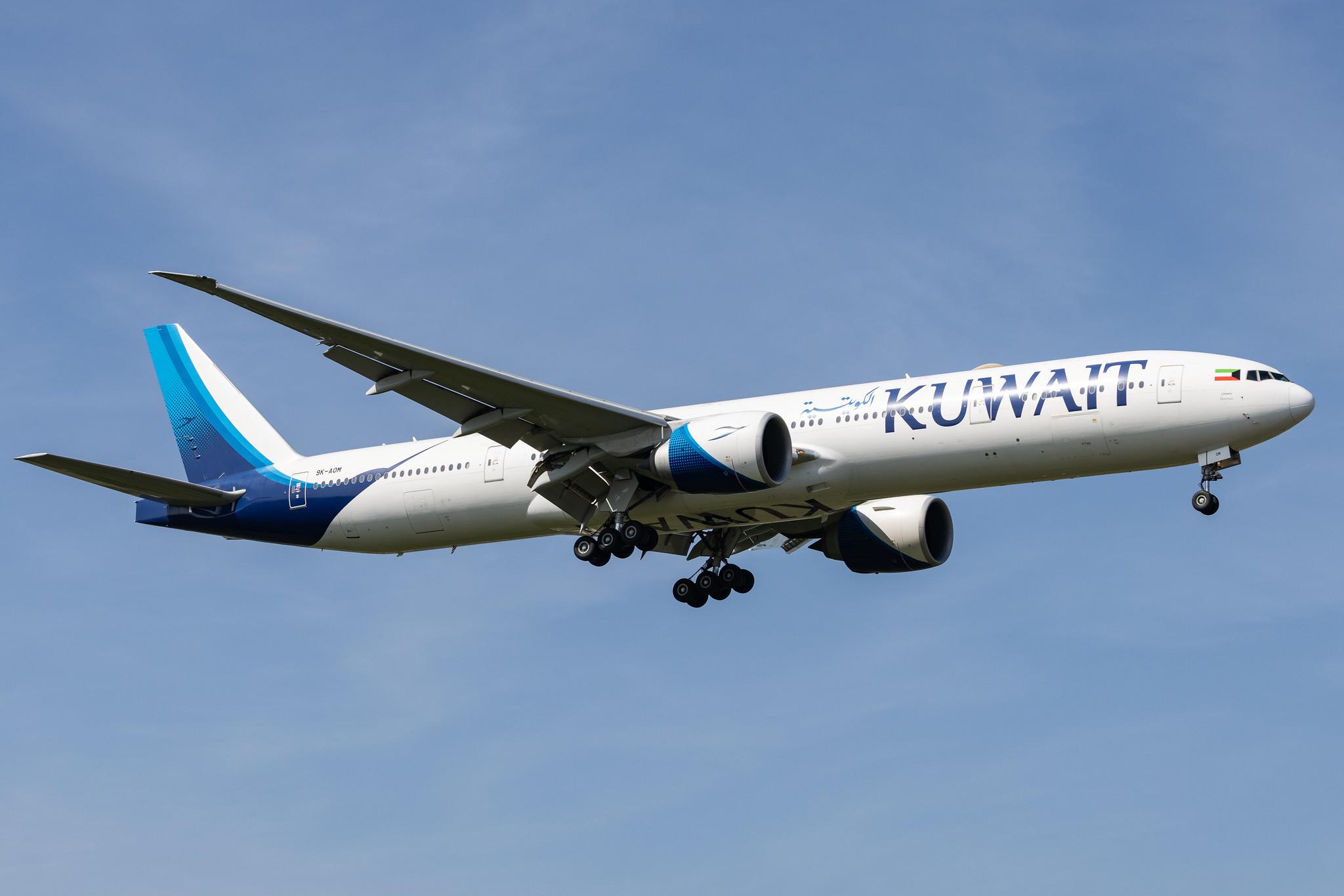 London Heathrow: Kuwait Airways (KU / KAC) |  Boeing 777-369(ER) B77W | 9K-AOM | MSN 62570