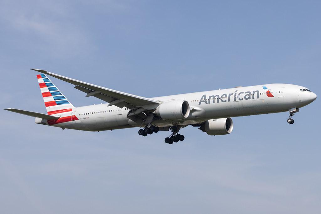 London Heathrow: American Airlines (AA / AAL) |  Boeing 777-323(ER) B77W | N723AN | MSN 33125