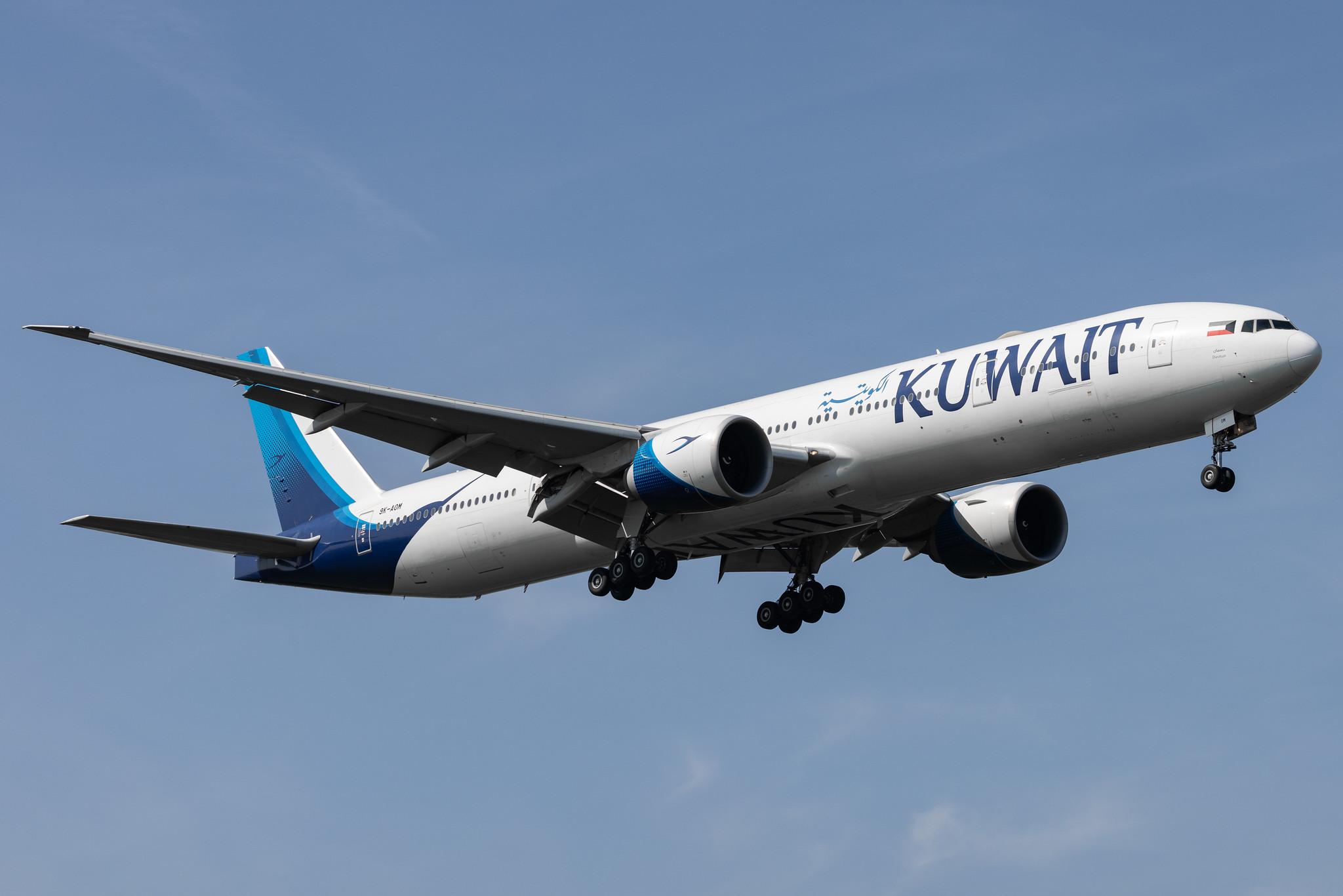 London Heathrow: Kuwait Airways (KU / KAC) |  Boeing 777-369(ER) B77W | 9K-AOM | MSN 62570