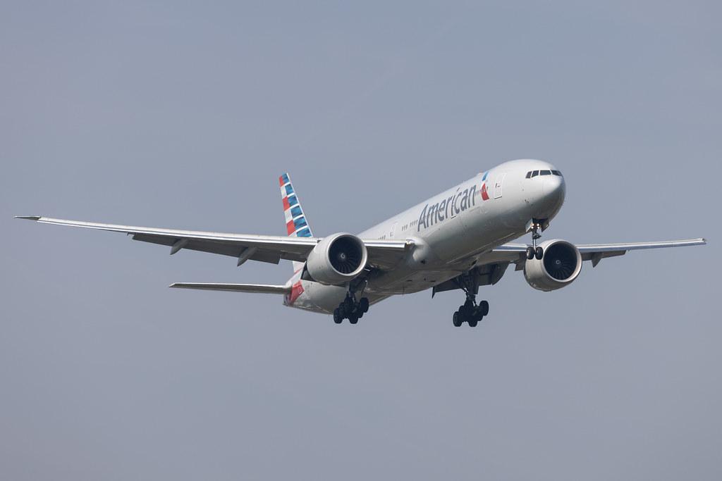 London Heathrow: American Airlines (AA / AAL) |  Boeing 777-323(ER) B77W | N729AN | MSN 33127