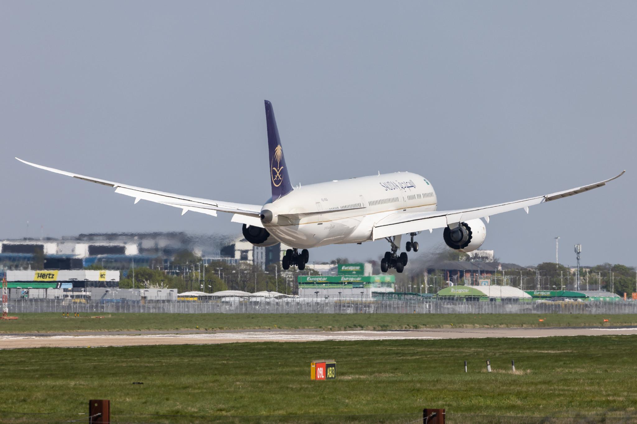 London Heathrow: Saudia (SV / SVA) |  Boeing 787-10 Dreamliner B78X | HZ-AR24 | MSN 40050