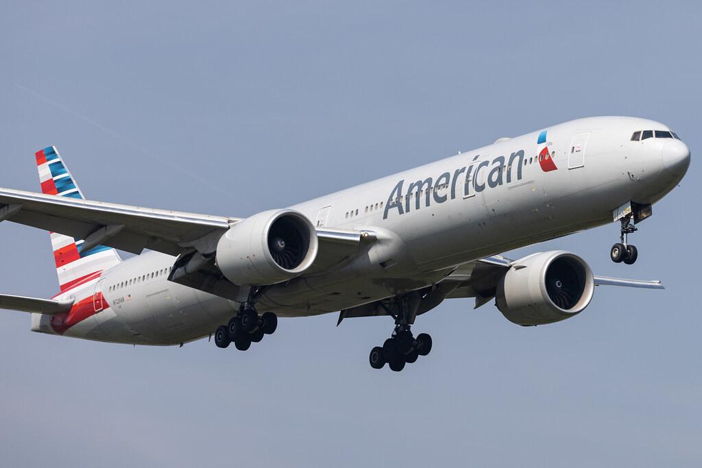 London Heathrow: American Airlines (AA / AAL) |  Boeing 777-323(ER) B77W | N729AN | MSN 33127