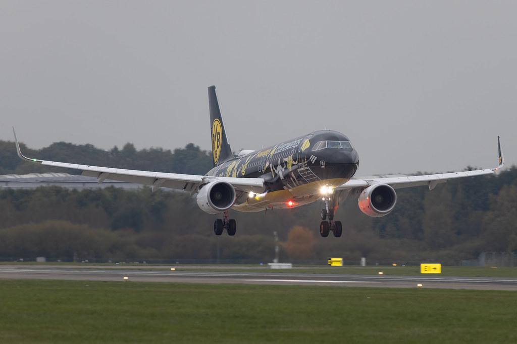 Hamburg Airport: Eurowings (EW / EWG) | Livery: BVB FanAirbus | Airbus A320-214 A320 | D-AEWM | MSN 7259
