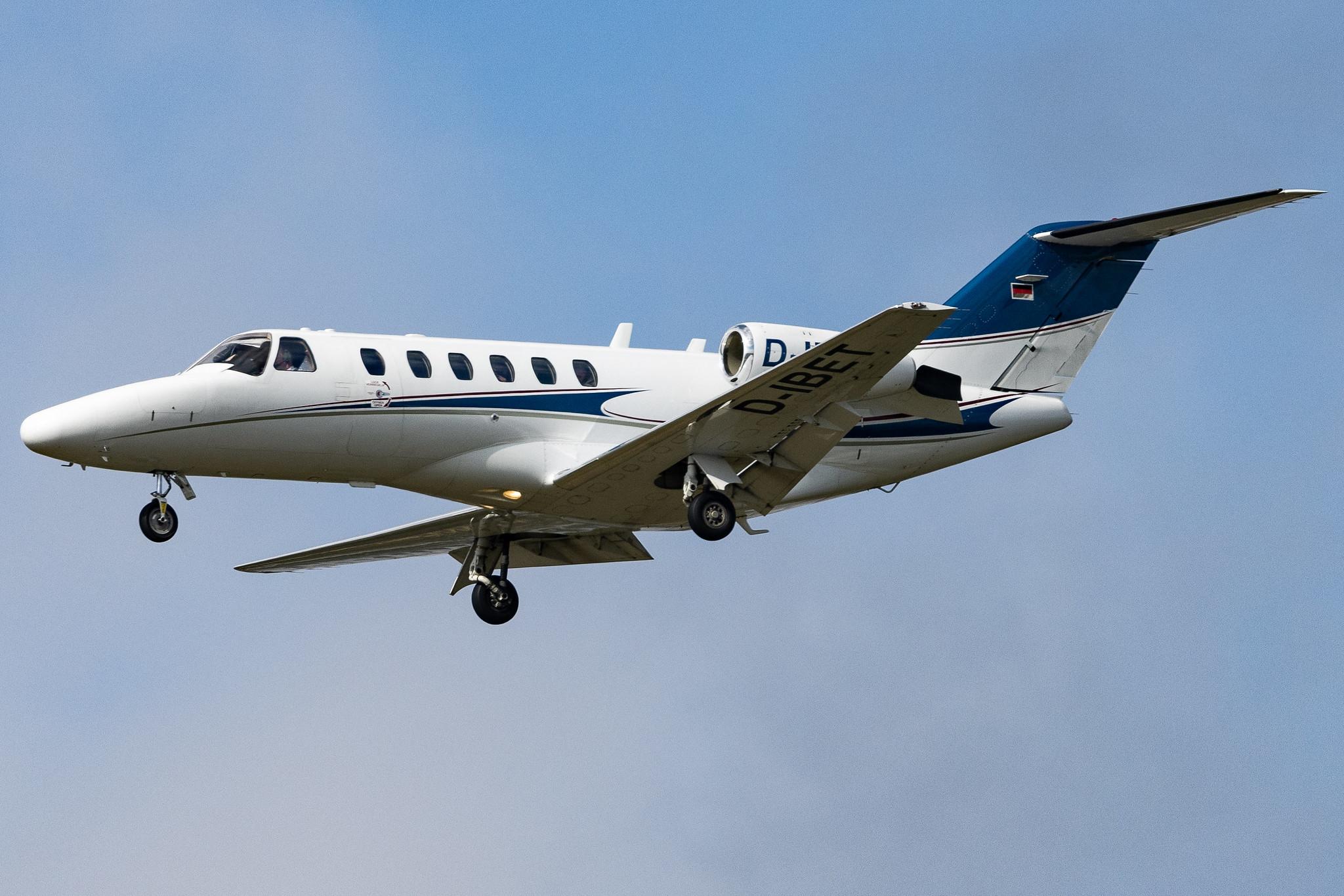 Flughafen Berlin Brandenburg: Private owner | Cessna 525A CitationJet CJ2 C25A | D-IBET | MSN 525A-0229