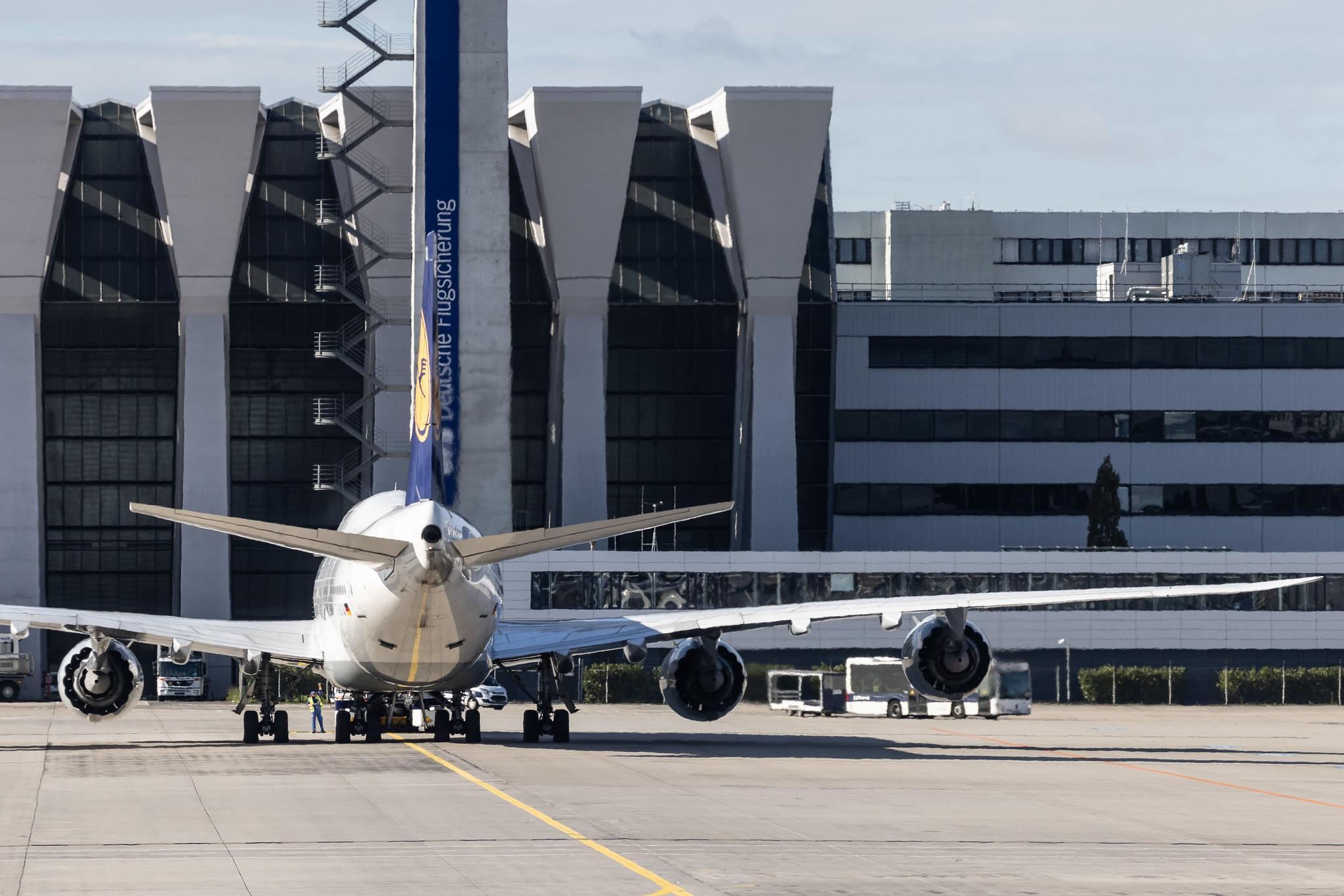 Frankfurt Airport: Lufthansa (LH / DLH) | Boeing 747-830 B748 | D-ABYQ | MSN 37840