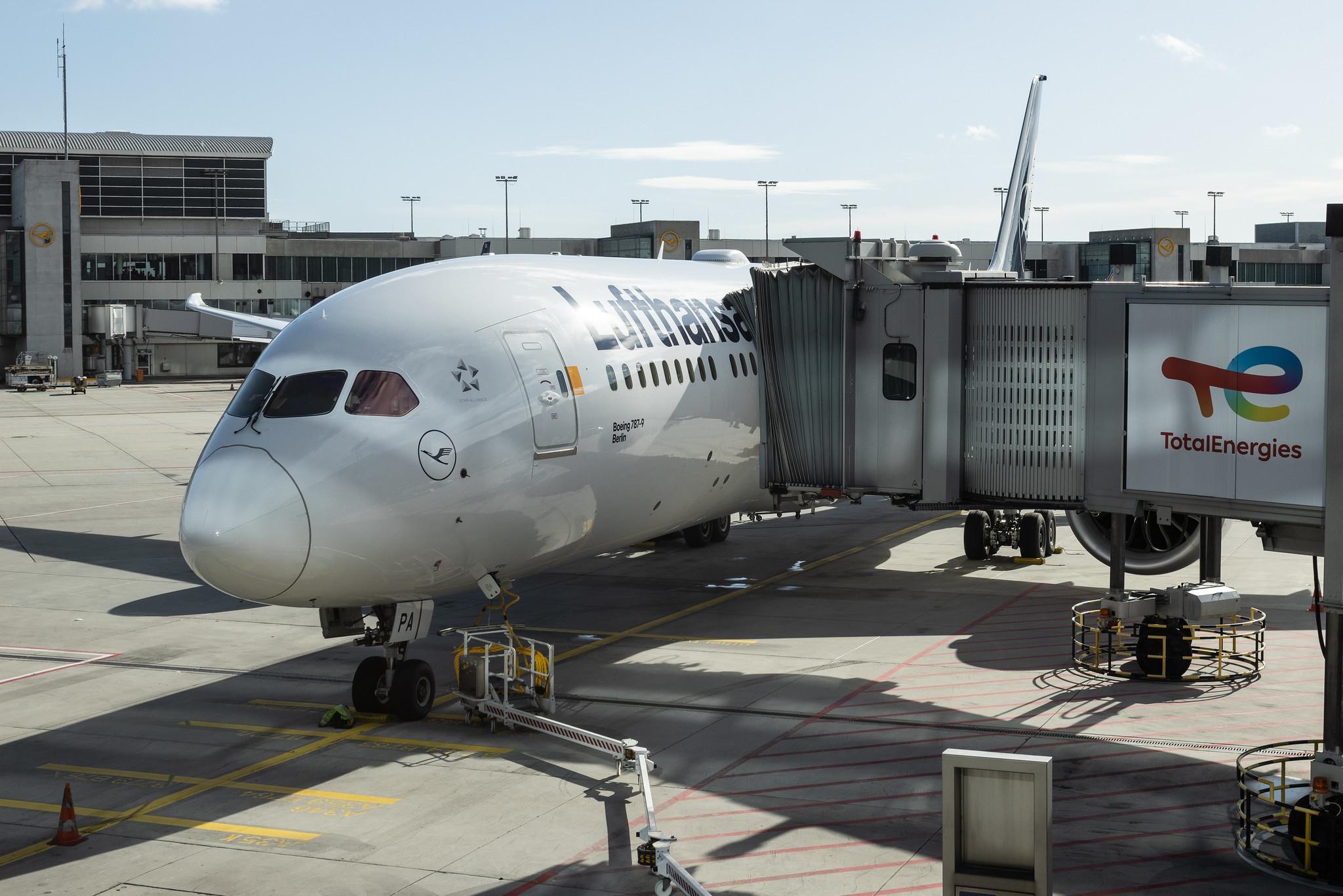Frankfurt Airport: Lufthansa (LH / DLH) | Boeing 787-9 Dreamliner B789 | D-ABPA | MSN 62730