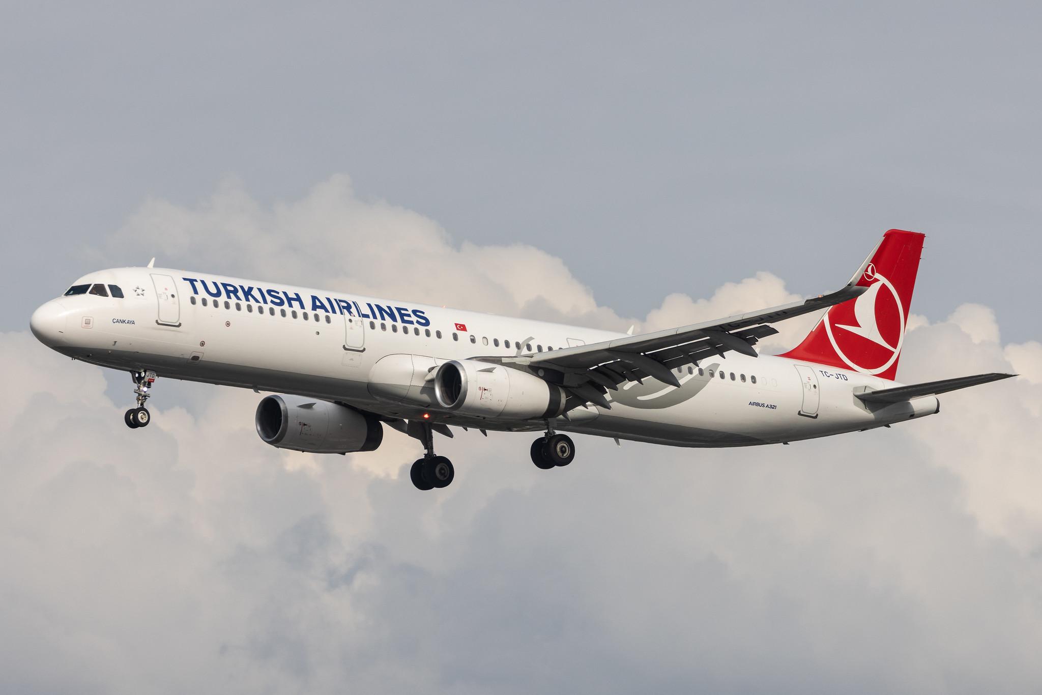 Hamburg Airport: Turkish Airlines (TK / THY) | Airbus A321-231 A321 | TC-JTD | MSN 6822
