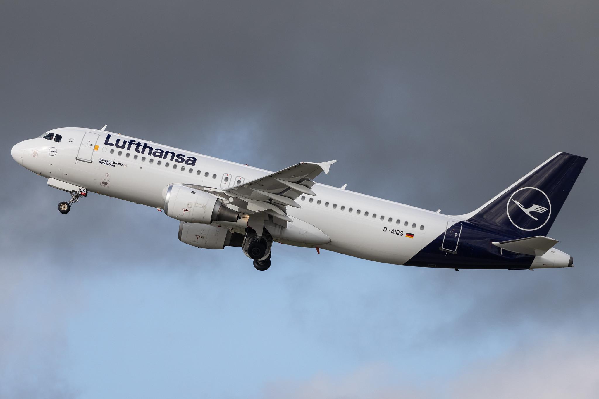 Munich Airport: Lufthansa (LH / DLH) | Airbus A320-211 A320 | D-AIQS | MSN 0401