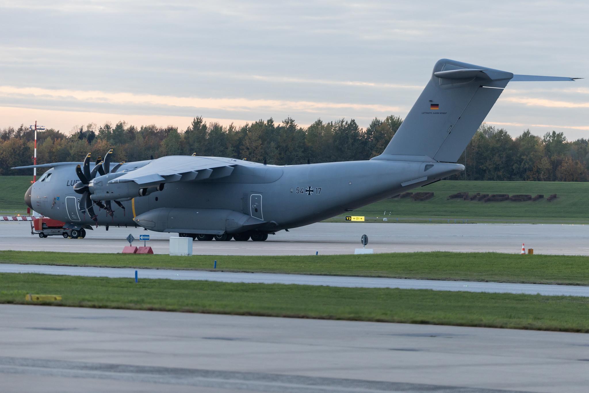 Hamburg Airport: German Air Force (/ GAF) | Airbus A400M-180 A400 | 54+17 | MSN 067