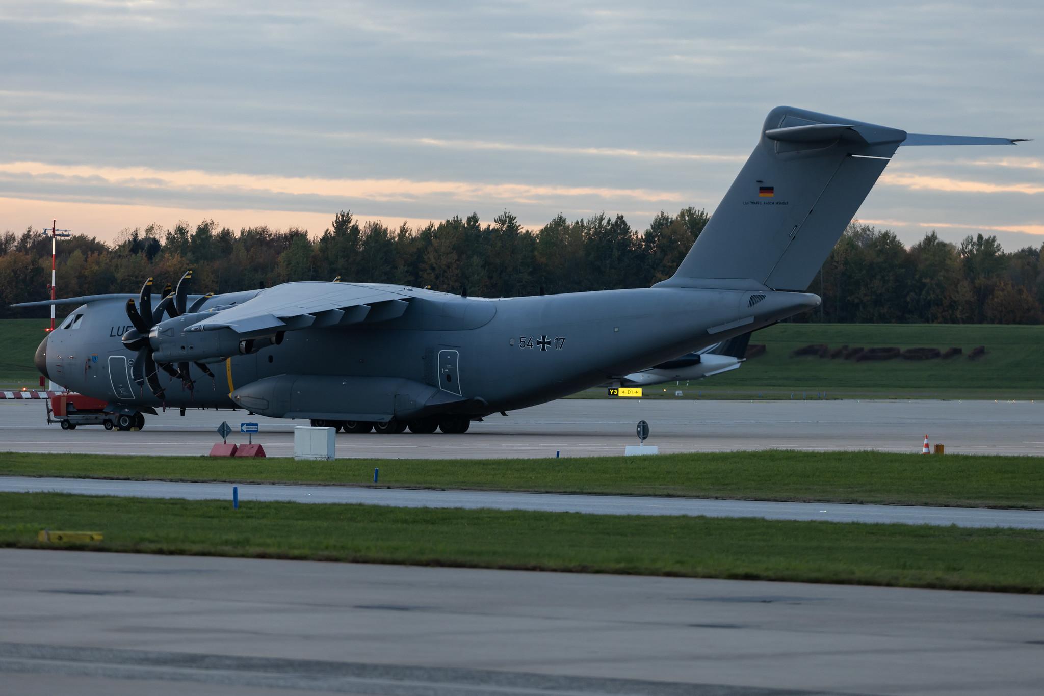 Hamburg Airport: German Air Force (/ GAF) | Airbus A400M-180 A400 | 54+17 | MSN 067