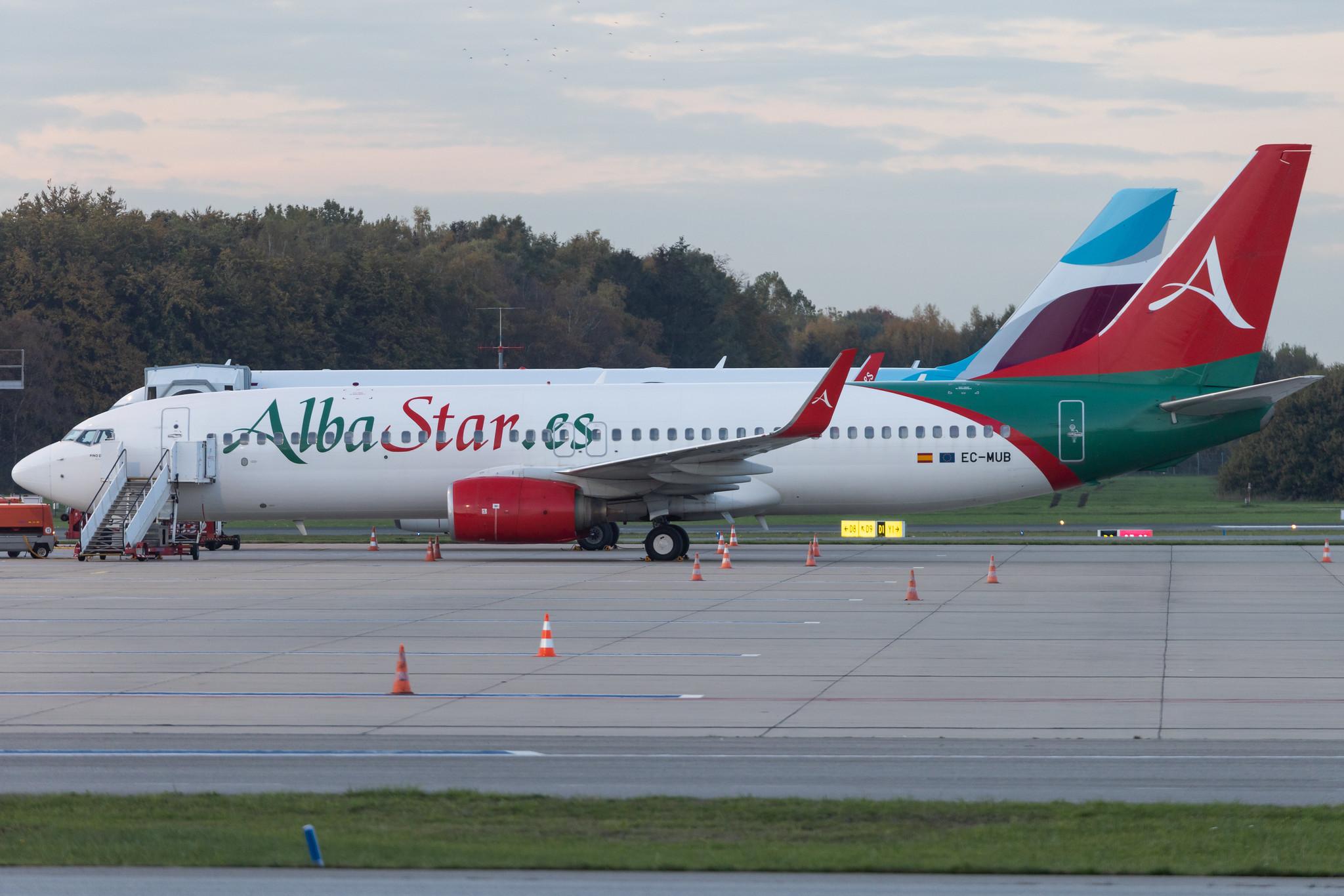 Hamburg Airport: AlbaStar (AP / LAV) | Boeing 737-86J B738 | EC-MUB | MSN 32920