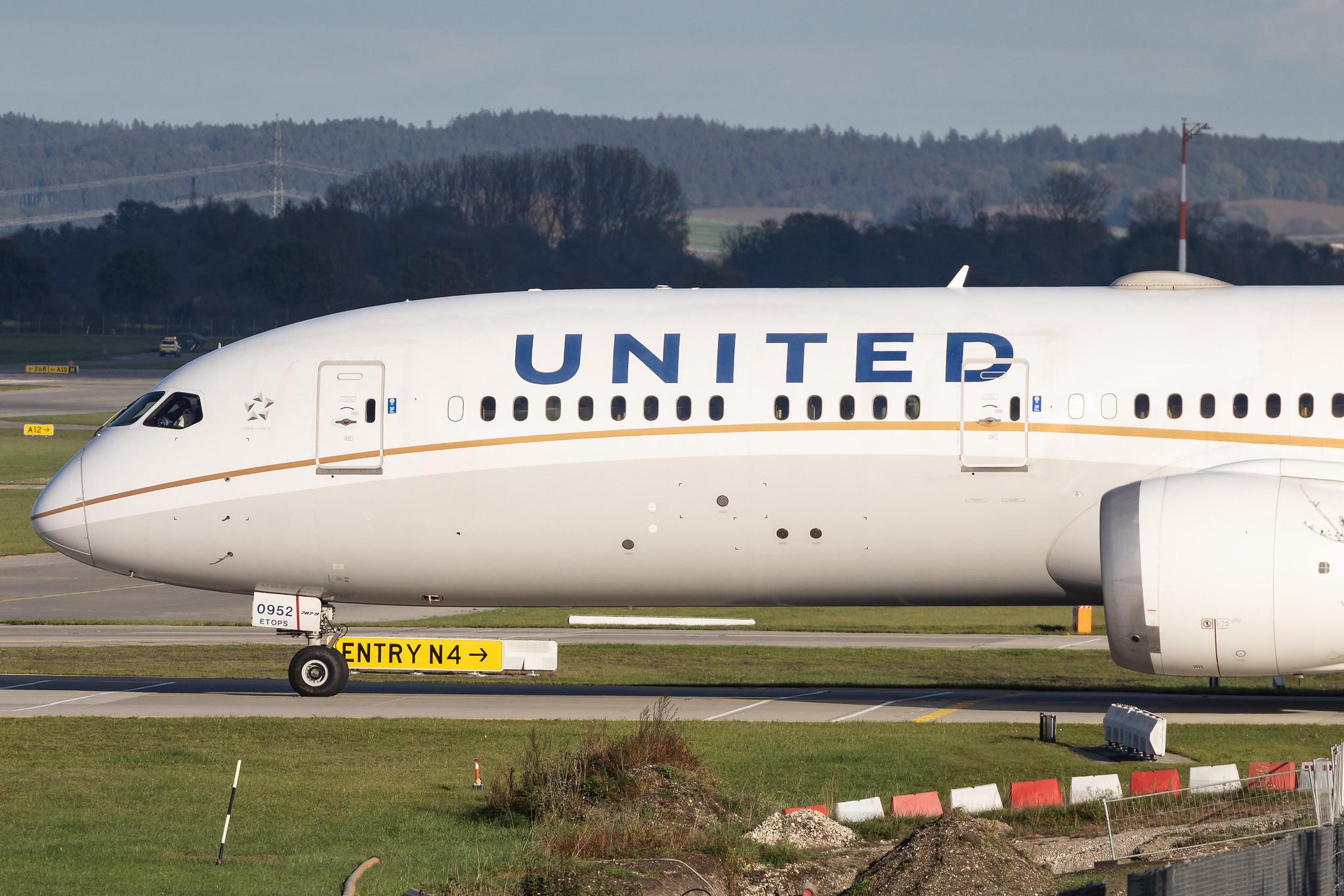 Munich Airport: United Airlines (UA / UAL) | Boeing 787-9 Dreamliner B789 | N26952 | MSN 36403