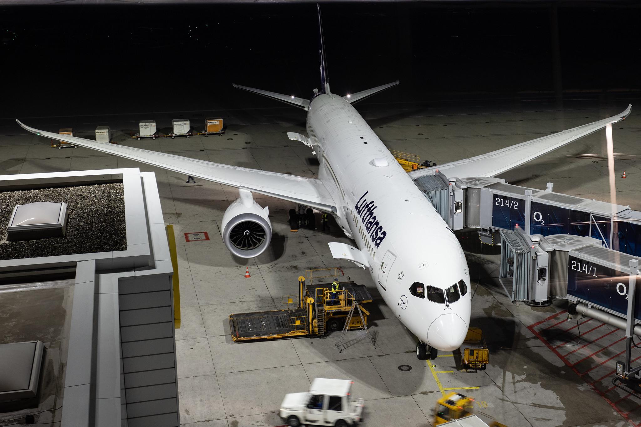 Munich Airport: Lufthansa (LH / DLH) | Boeing 787-9 Dreamliner B789 | D-ABPA | MSN 62730