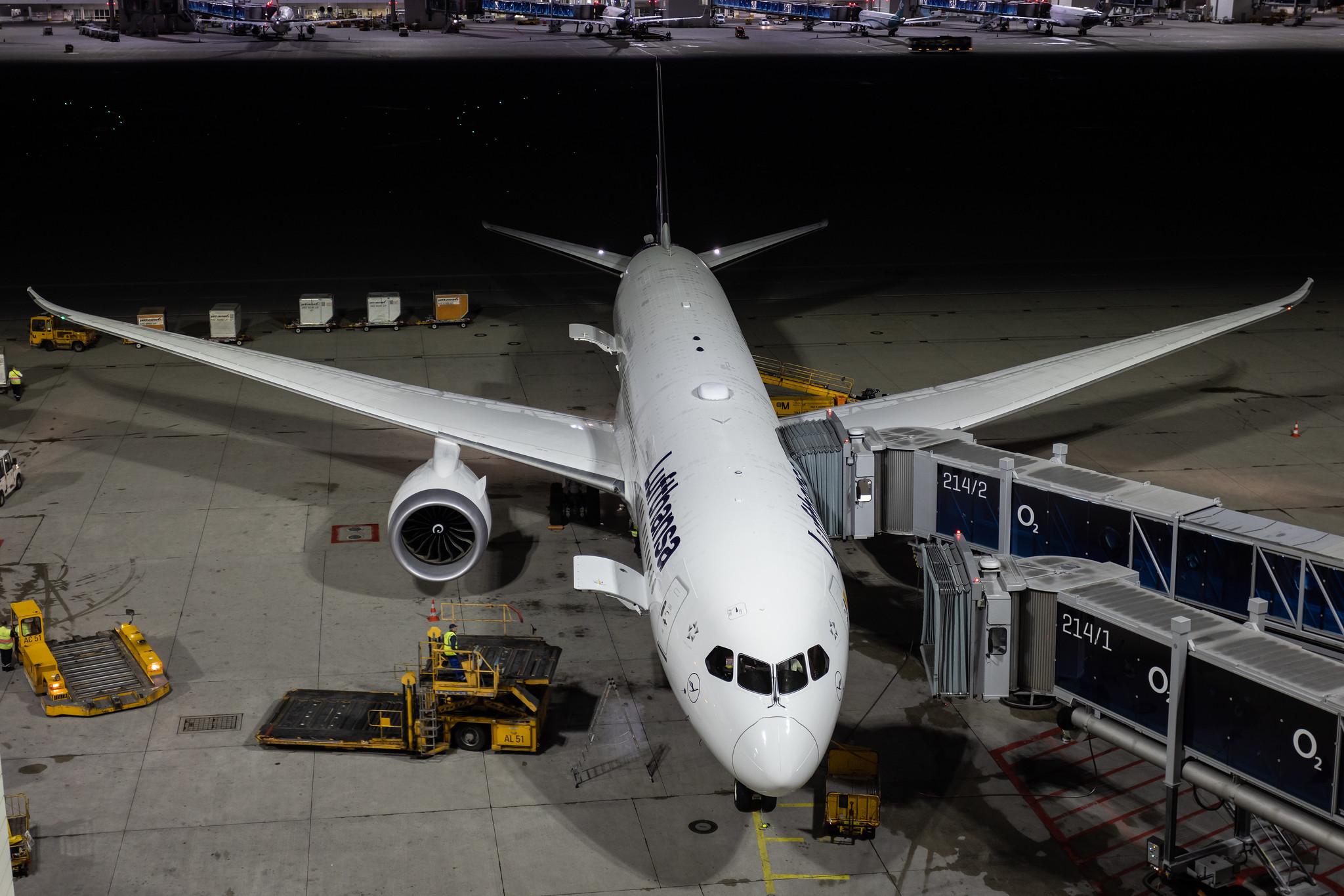 Munich Airport: Lufthansa (LH / DLH) | Boeing 787-9 Dreamliner B789 | D-ABPA | MSN 62730