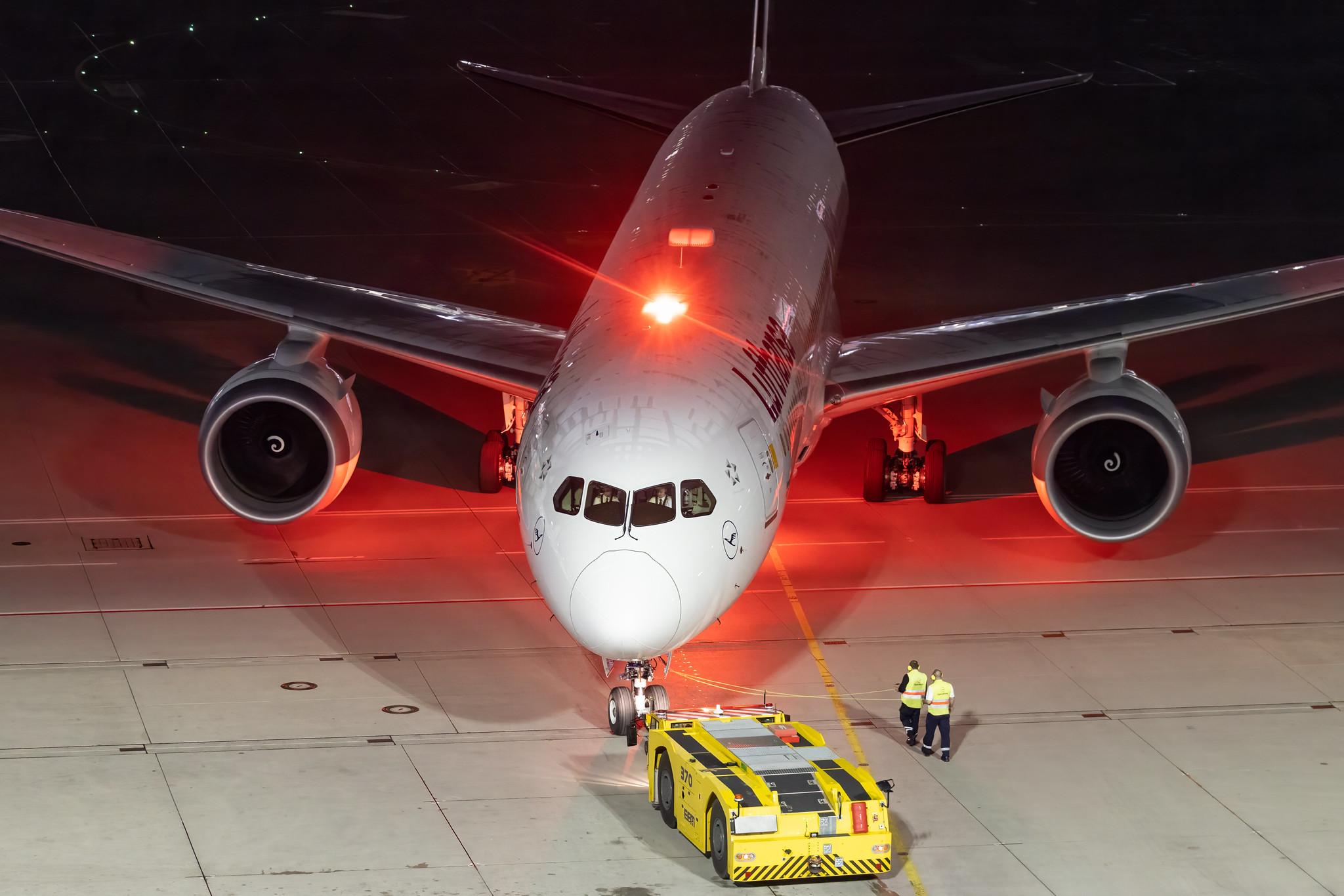 Munich Airport: Lufthansa (LH / DLH) | Boeing 787-9 Dreamliner B789 | D-ABPA | MSN 62730