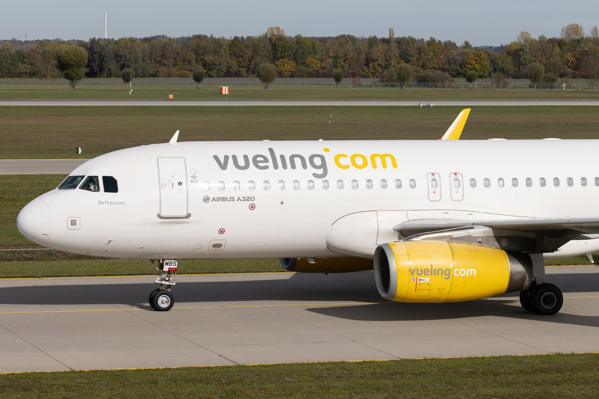 Munich Airport: Vueling (VY / VLG) | Airbus A320-232 A320 | EC-MBS | MSN 6123