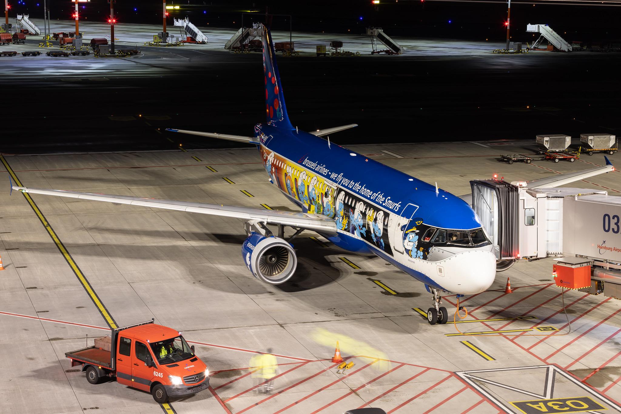 Hamburg Airport: Brussels Airlines (SN / BEL) | Livery: The Smurfs Livery | A320 | OO-SND | MSN 1838