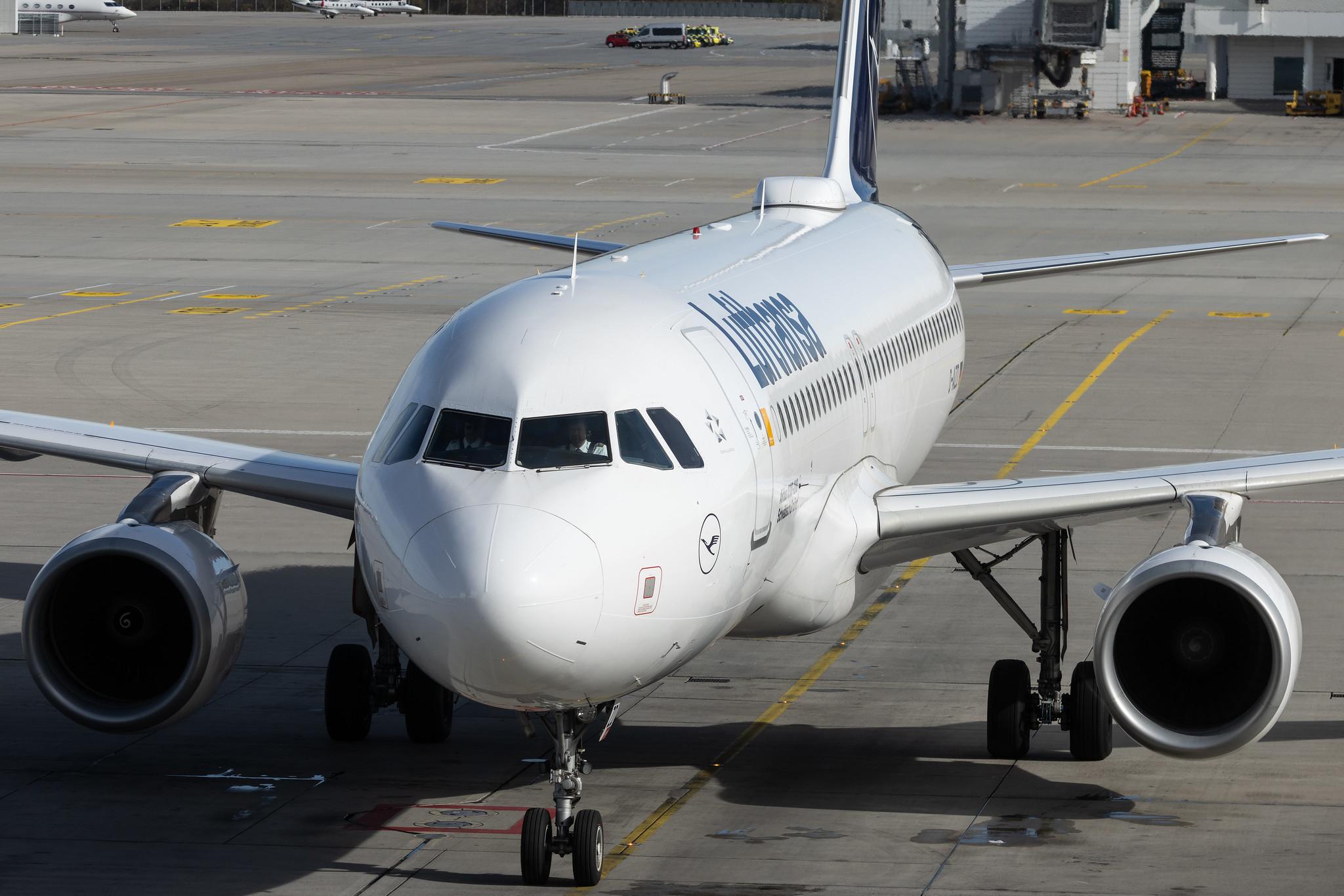 Munich Airport: Lufthansa (LH / DLH) | Airbus A320-214 A320 | D-AIZD | MSN 4191
