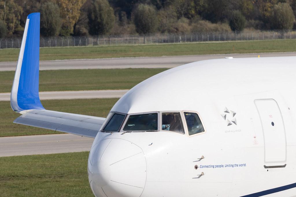 Munich Airport: United Airlines (UA / UAL) | Boeing 767-322(ER) B763 | N654UA | MSN 25392