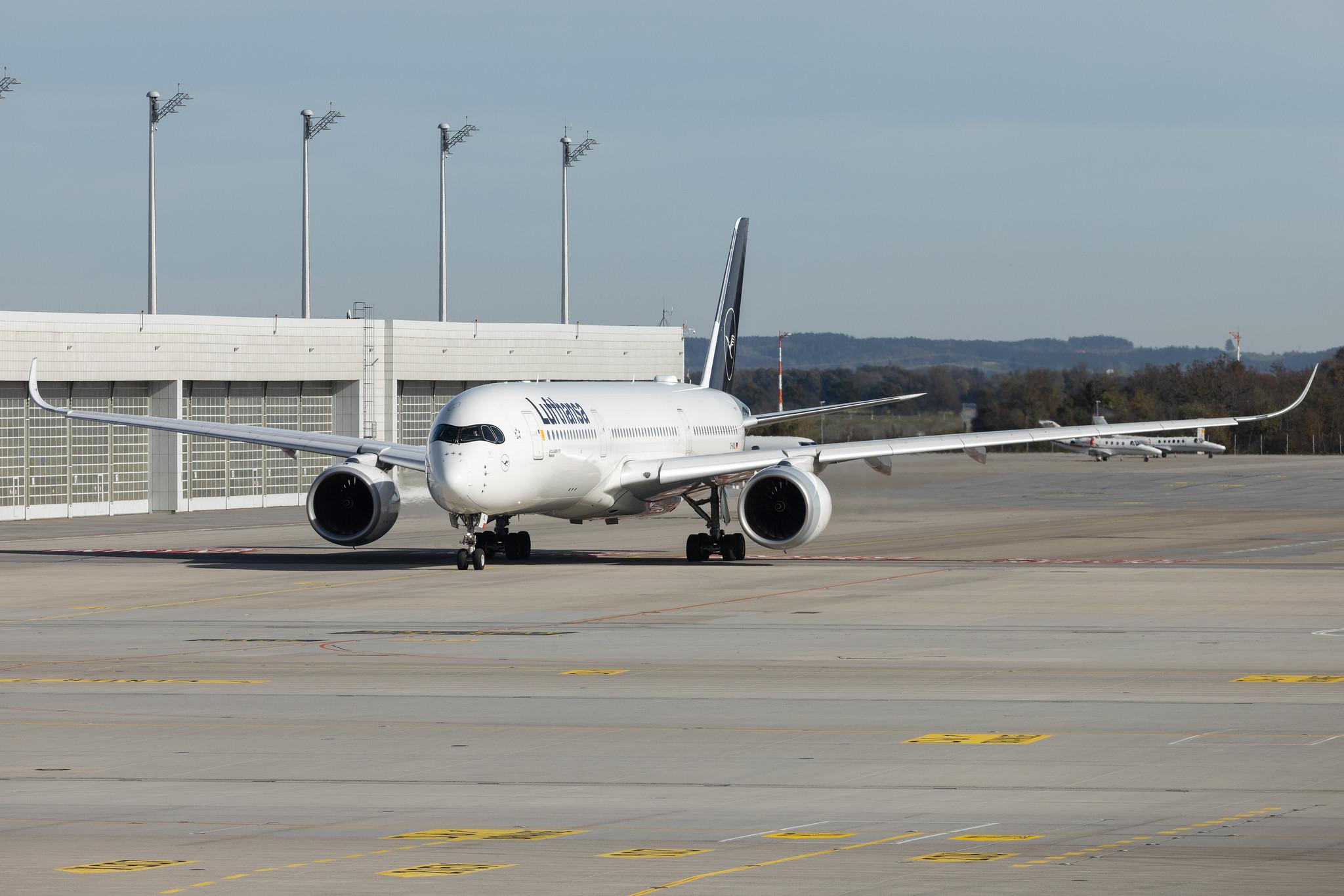 Munich Airport: Lufthansa (LH / DLH) | Airbus A350-941 A359 | D-AIXL | MSN 255