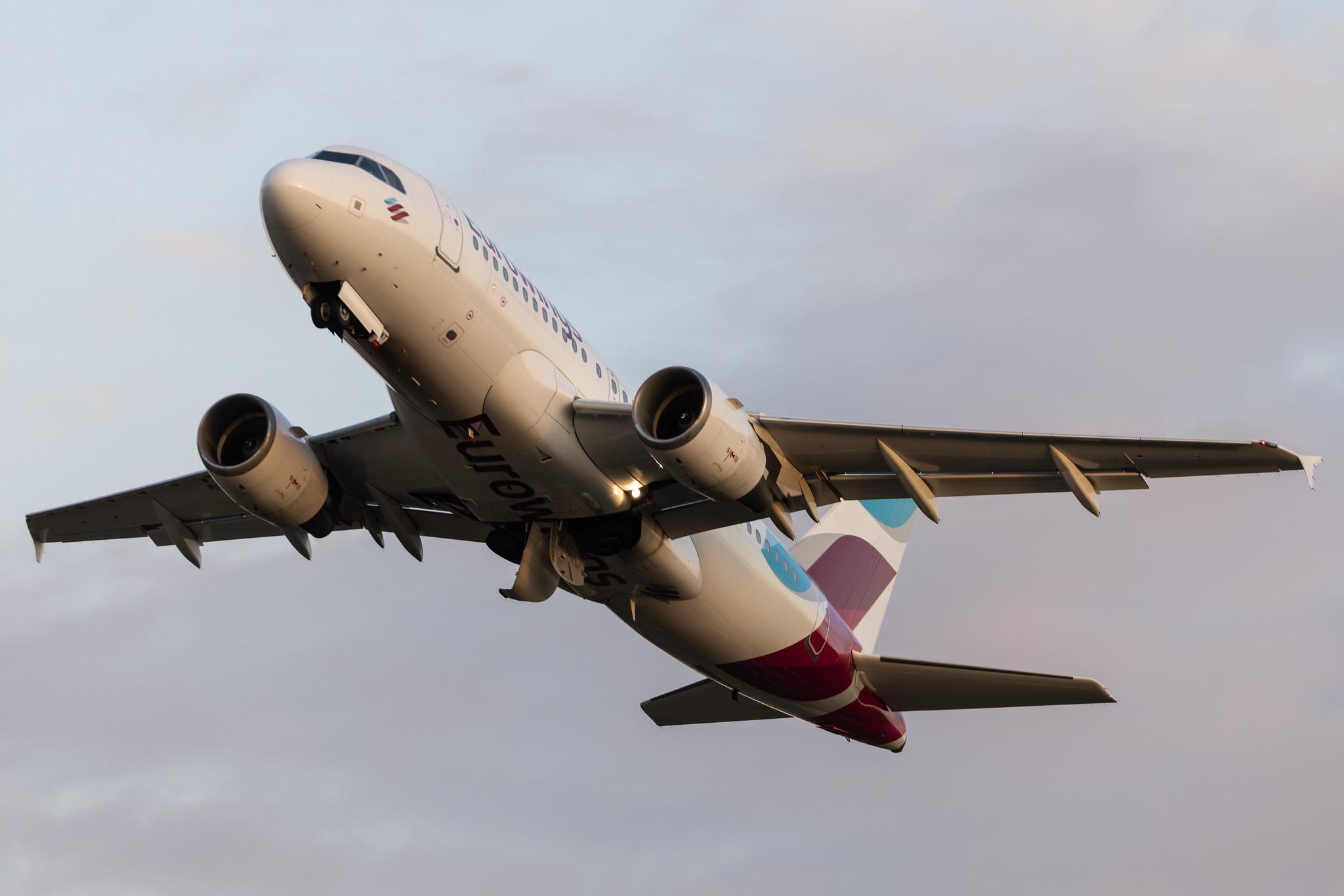 Hamburg Airport: Eurowings (EW / EWG) | Airbus A319-112 A319 | D-AKNT | MSN 2607