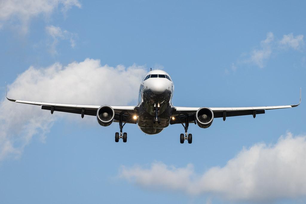 Hamburg Airport: Lufthansa (LH / DLH) | Airbus A320-214 A320 | D-AIUF | MSN 6141