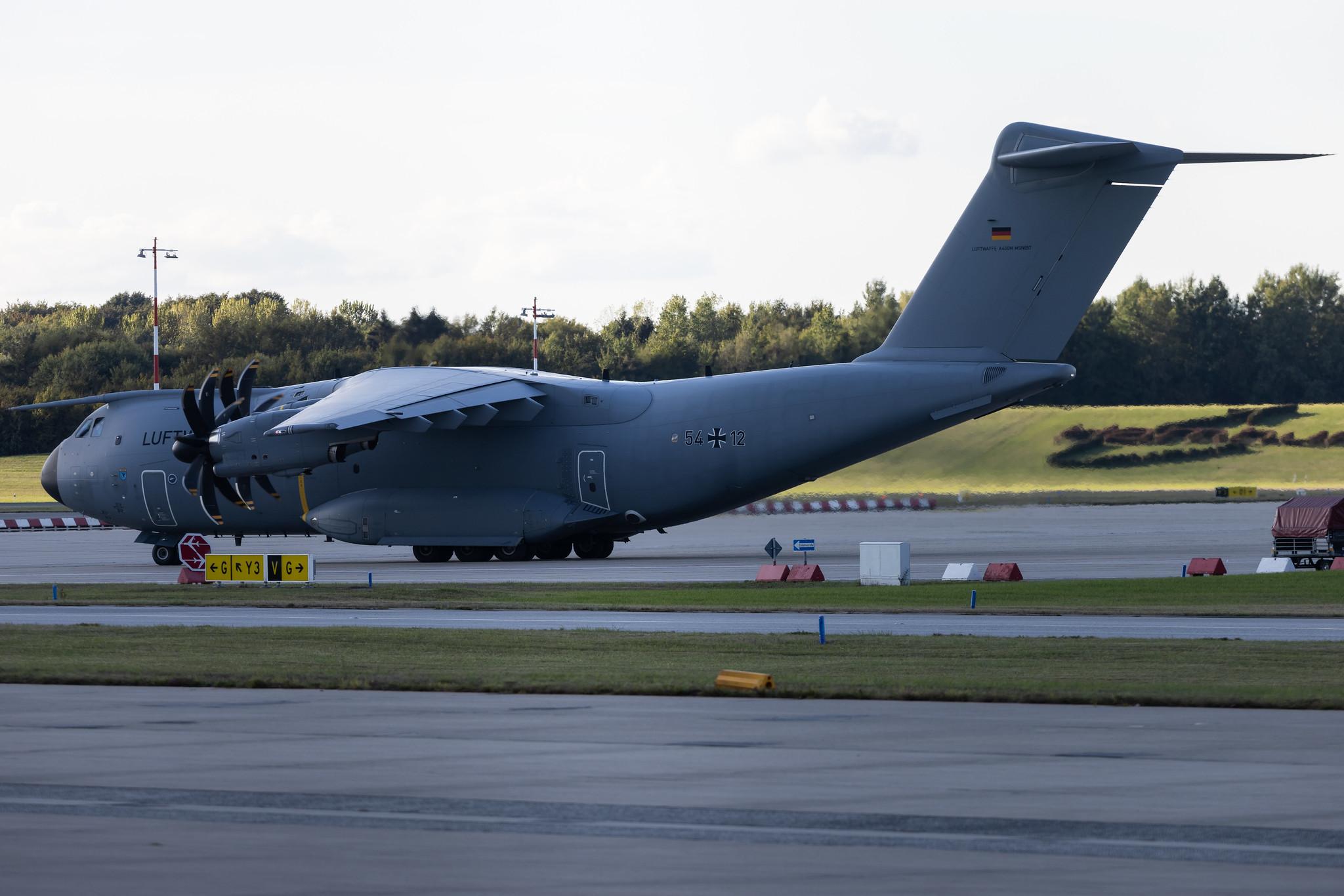 Hamburg Airport: German Air Force ( / GAF) | Airbus A400M-180 A400 | 54+12 | MSN 057