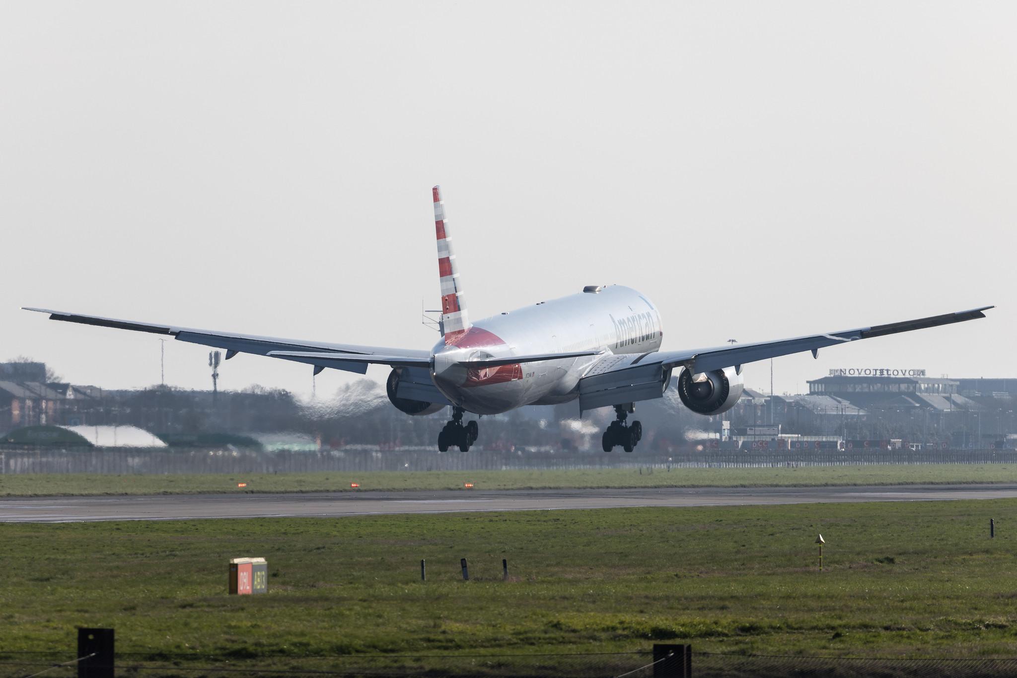 London Heathrow: American Airlines (AA / AAL) |  Boeing 777-323(ER) B77W | N721AN | MSN 31546