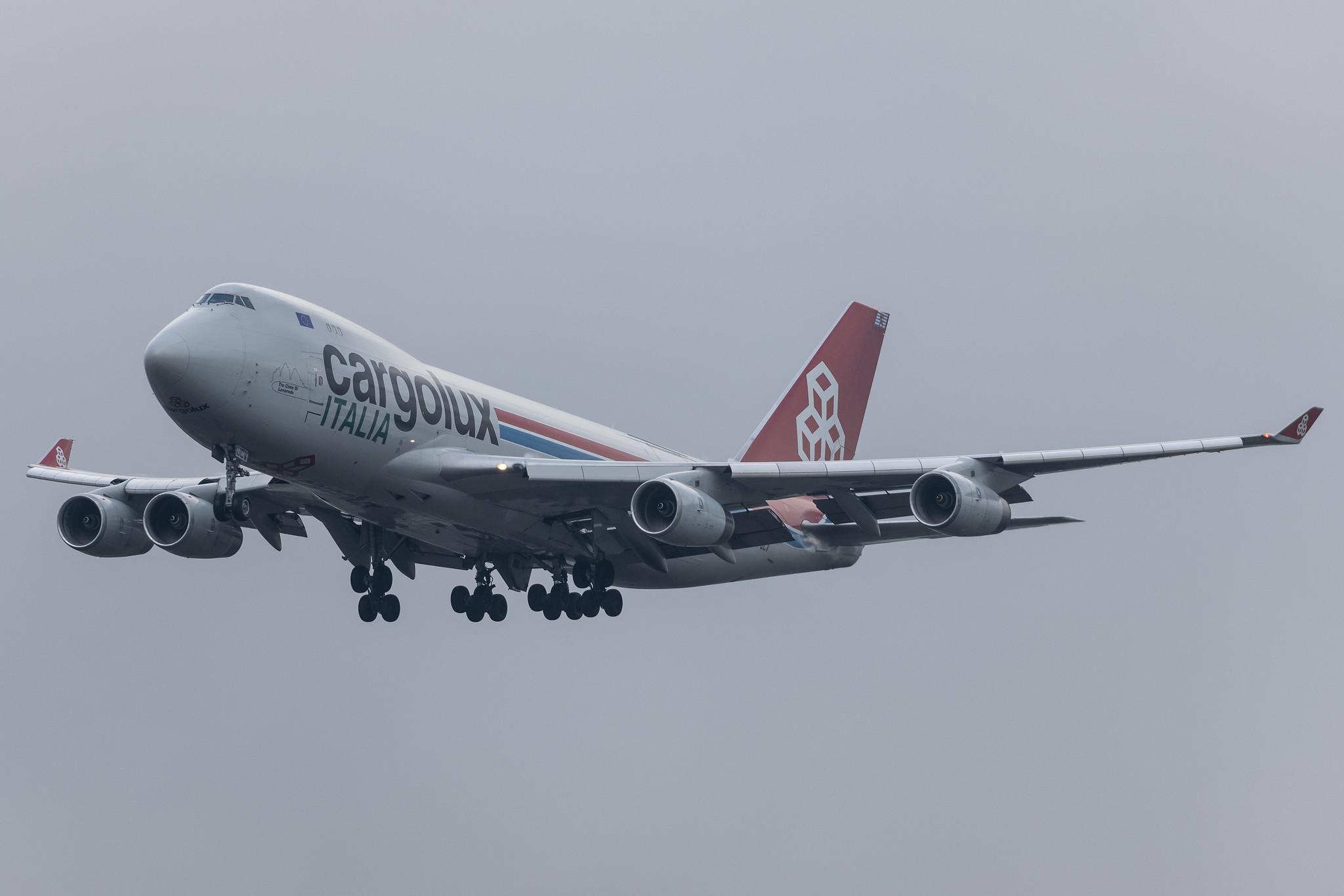 Amsterdam Schiphol: Cargolux (CV / CLX) |  Boeing 747-4R7F B744 | LX-UCV | MSN 33827