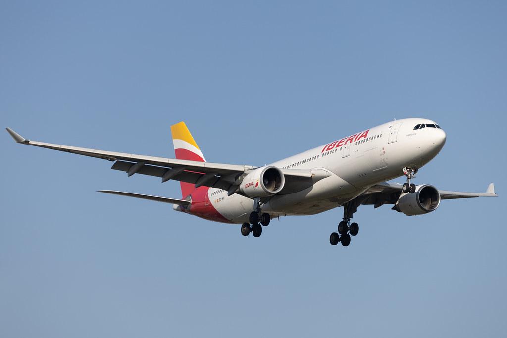 London Heathrow: Iberia (IB / IBE) |  Airbus A330-202 A332 | EC-MKI | MSN 1719