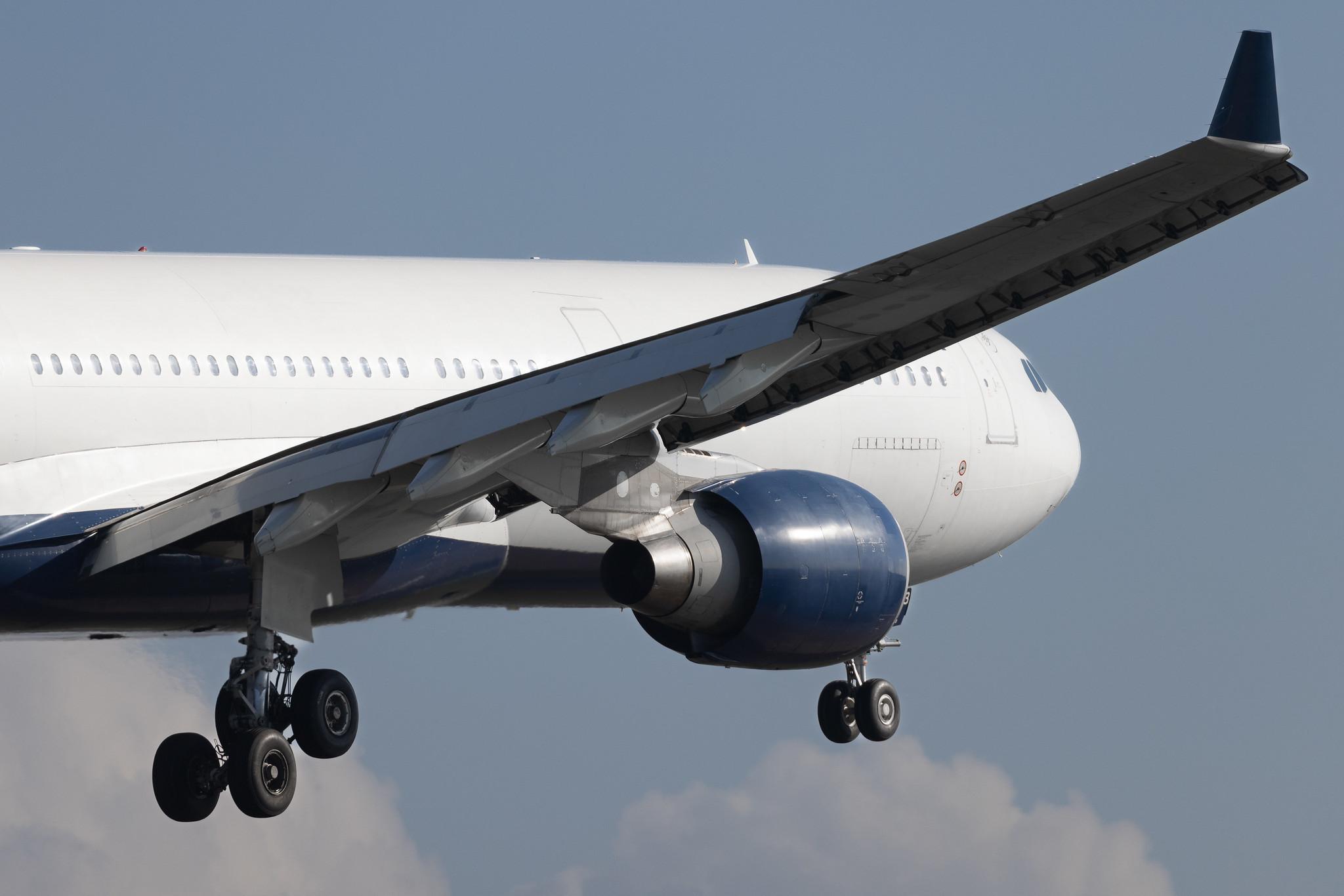 London Heathrow: Delta Air Lines (DL / DAL) |  Airbus A330-323 A333 | N813NW | MSN 0799