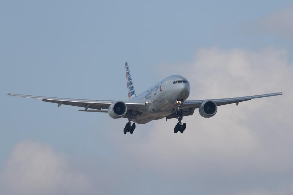 London Heathrow: American Airlines (AA / AAL) | Boeing 777-223(ER) B772 | N750AN | MSN 30259