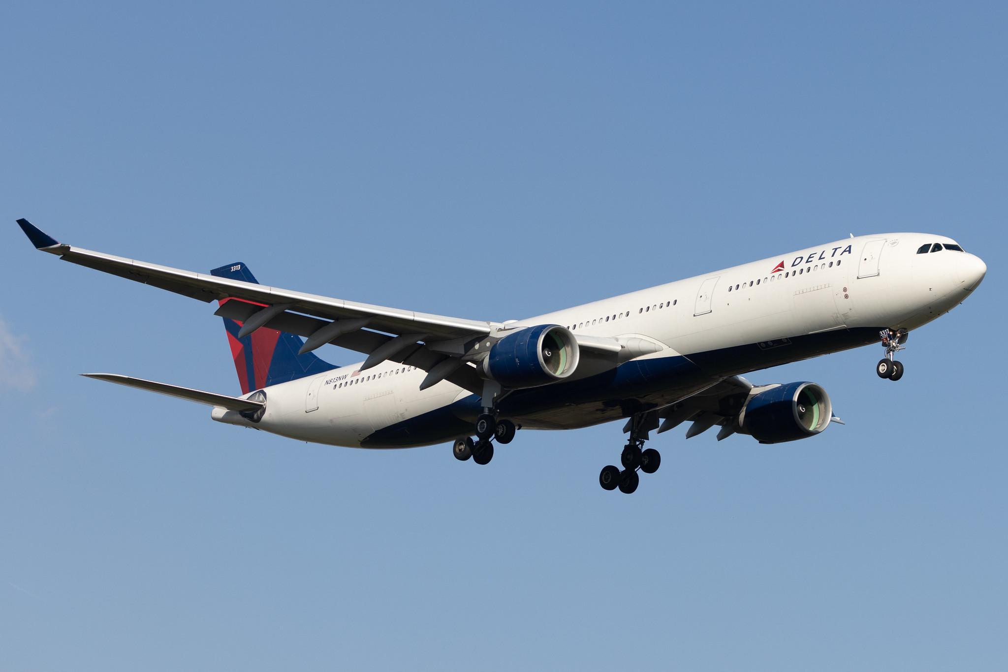 London Heathrow: Delta Air Lines (DL / DAL) |  Airbus A330-323 A333 | N813NW | MSN 0799