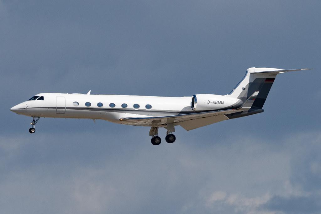 Frankfurt Airport: BMW Flight Service  |  Gulfstream G550 GLF5 | D-ABMW | MSN 5336