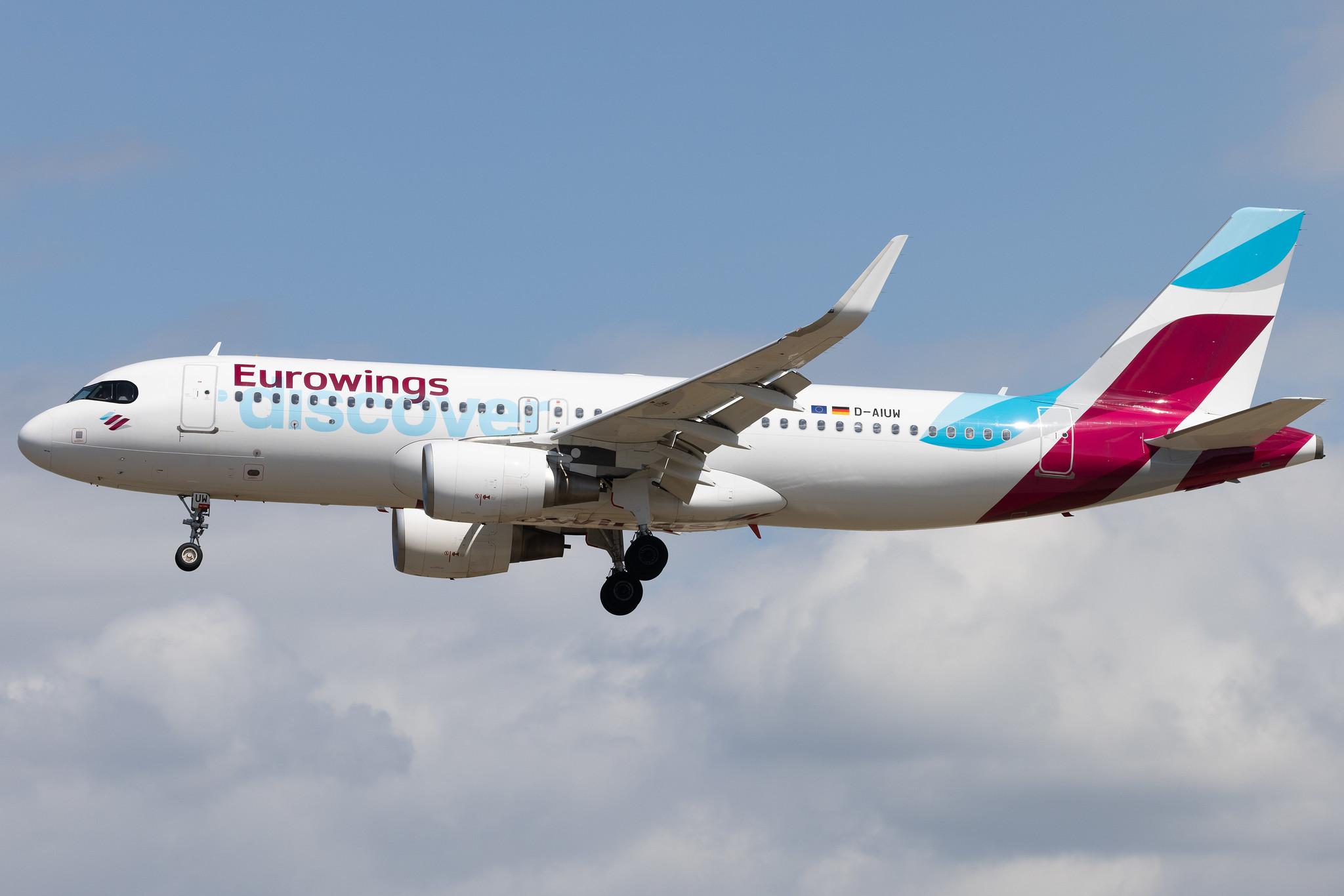 Frankfurt Airport: Eurowings Discover (4Y / OCN) |  Airbus A320-214 A320 | D-AIUW | MSN 7251