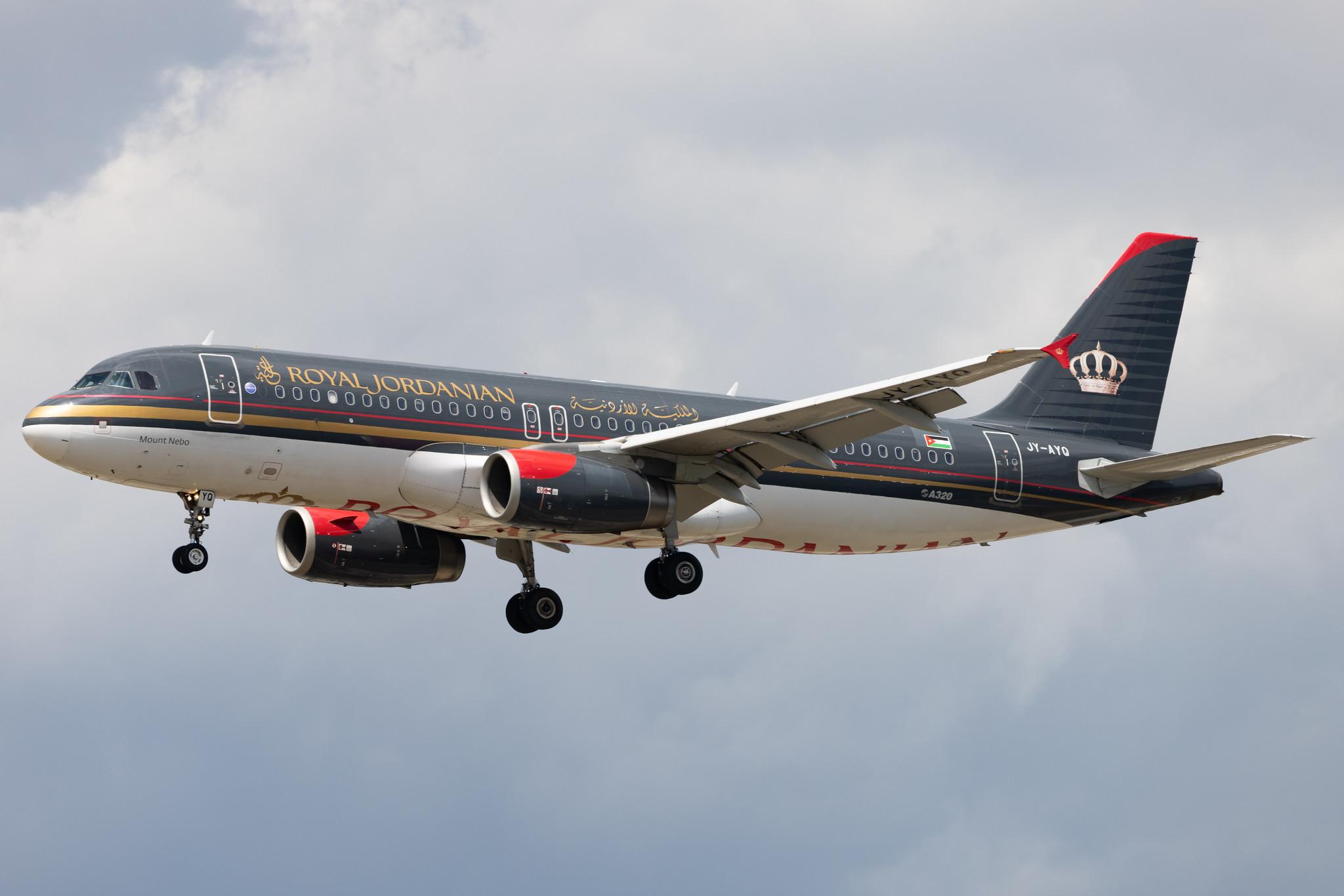 Frankfurt Airport: Royal Jordanian (RJ / RJA) | Airbus A320-232 A320 | JY-AYQ | MSN 4670