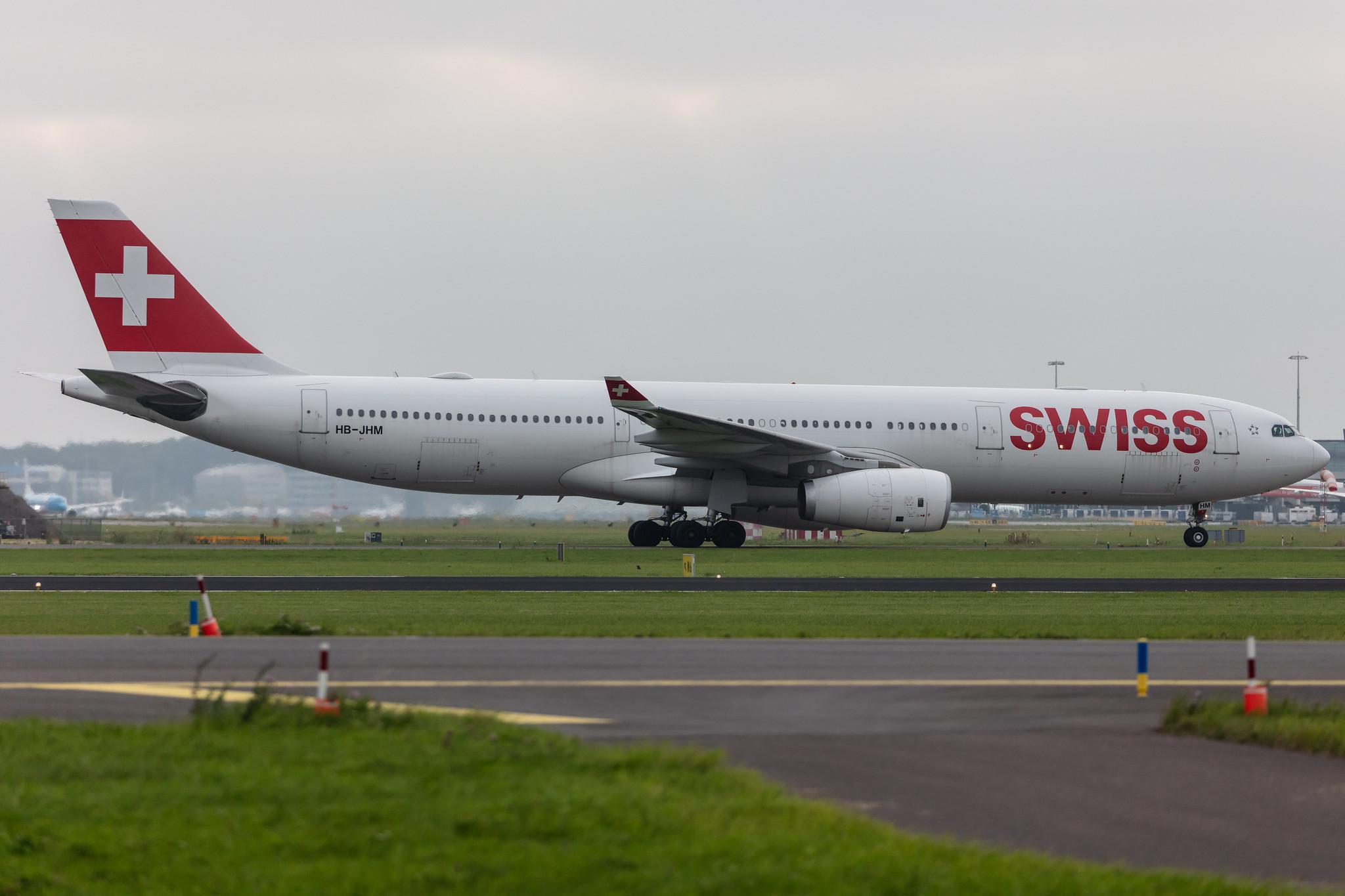 Amsterdam Schiphol: Swiss (LX / SWR) |  Airbus A330-343 A333 | HB-JHM | MSN 1355