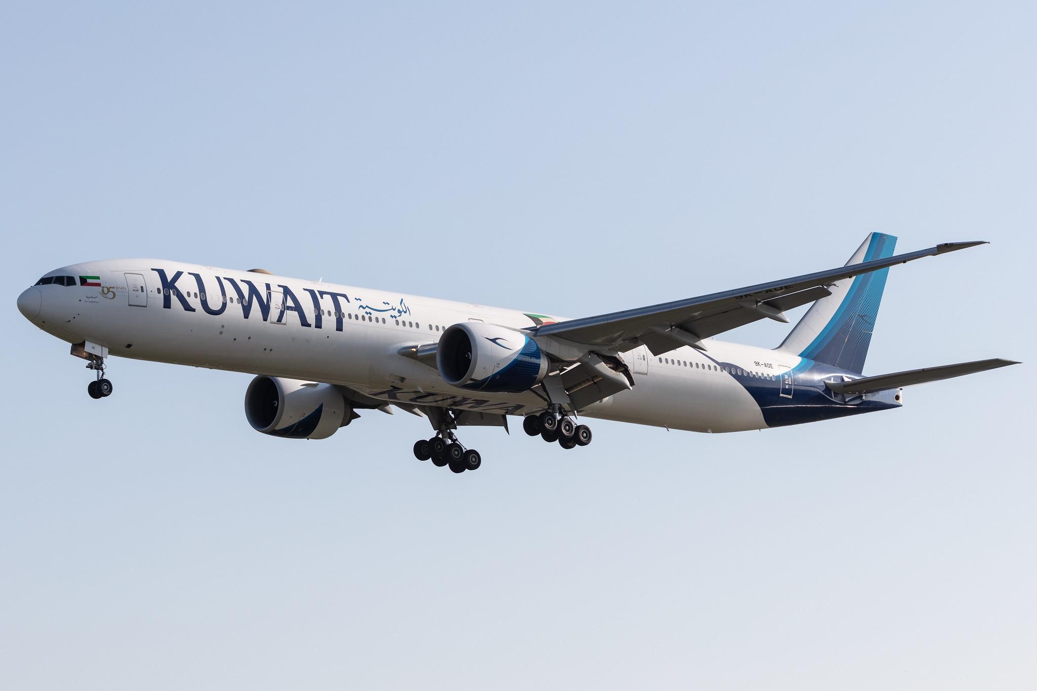 Amsterdam Schiphol: Kuwait Airways (KU / KAC) |  Boeing 777-369(ER) B77W | 9K-AOE | MSN 62563