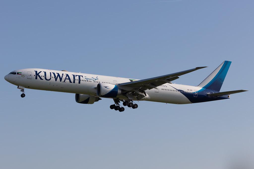 Amsterdam Schiphol: Kuwait Airways (KU / KAC) |  Boeing 777-369(ER) B77W | 9K-AOE | MSN 62563