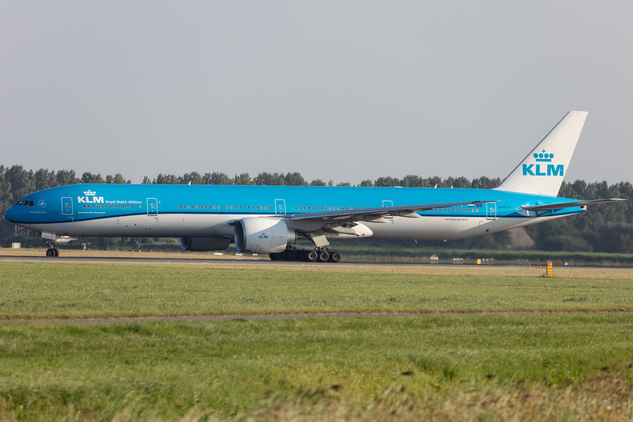 Amsterdam Schiphol: KLM (KL / KLM) |  Boeing 777-300(ER) B77W | PH-BVV | MSN 66888
