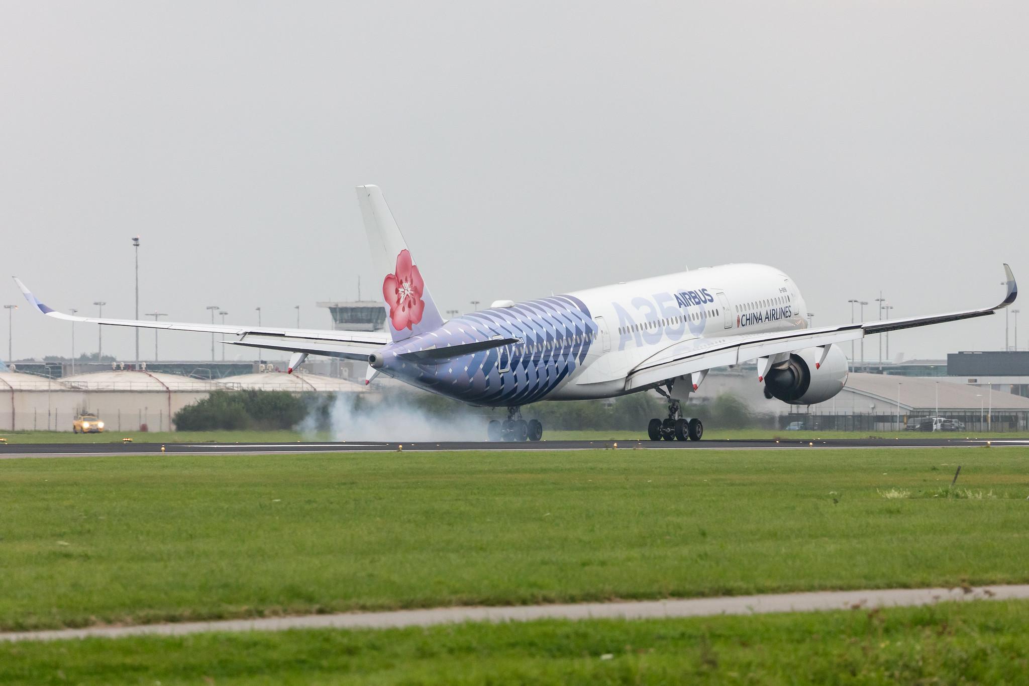 Amsterdam Schiphol: China Airlines (CI / CAL) |  Livery: Carbon Fibre - Airbus Livery |  Airbus A350-941 A359 | B-18918 | MSN 239