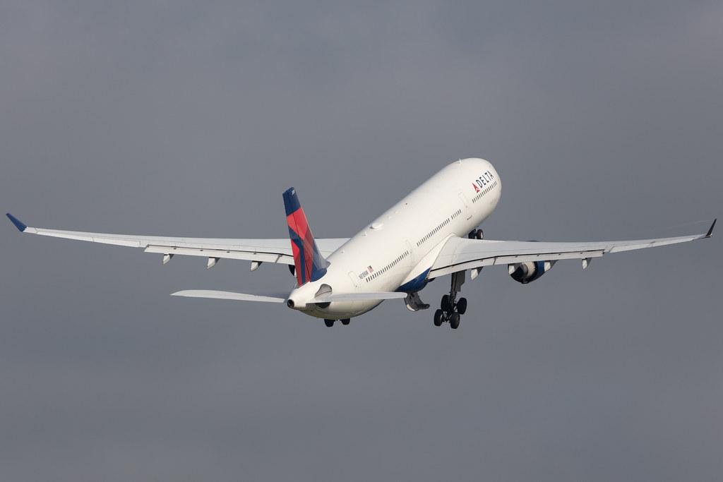 Amsterdam Schiphol: Delta Air Lines (DL / DAL) |  Airbus A330-323 A333 | N818NW | MSN 0857