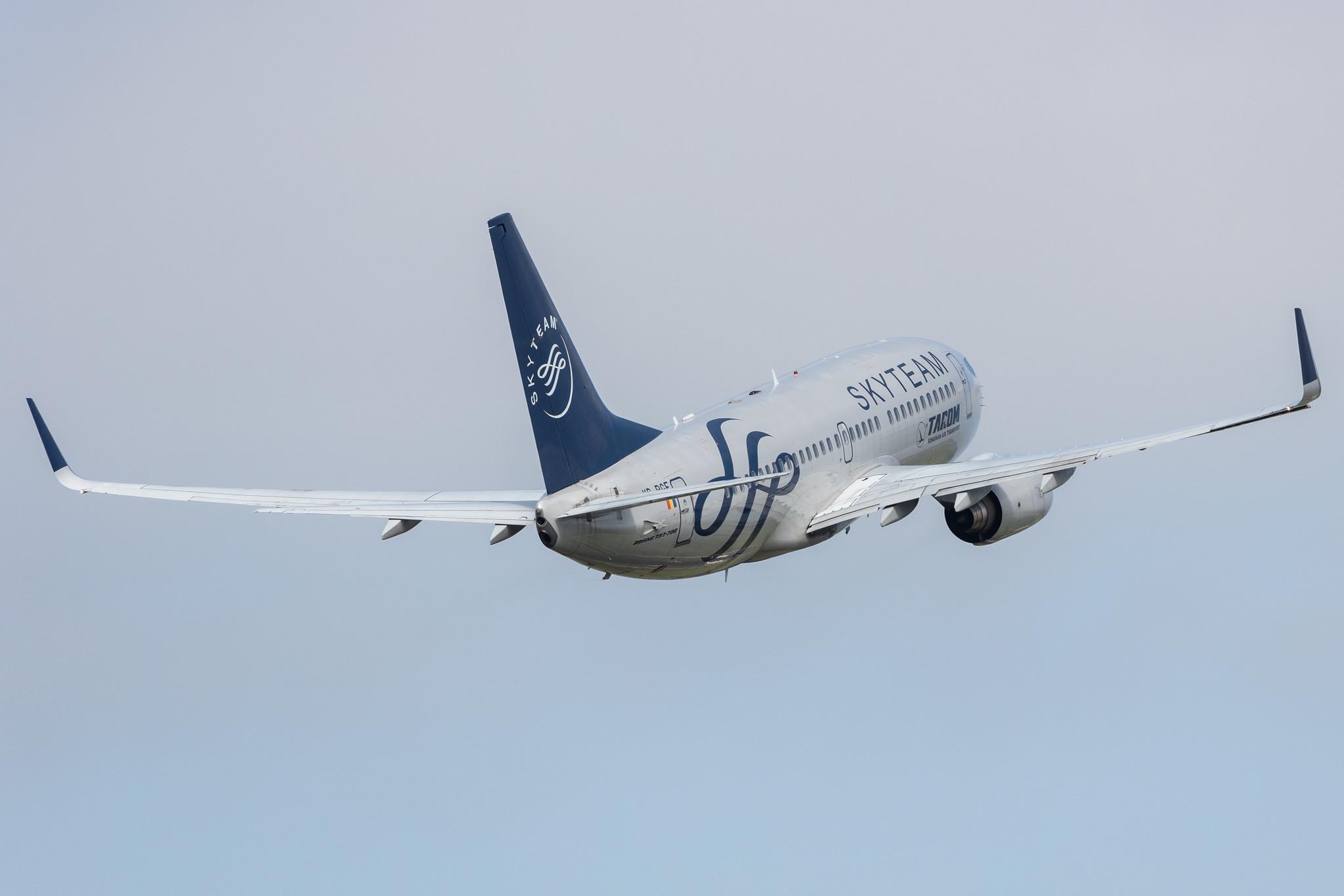 Amsterdam Schiphol: Tarom (RO / ROT) |  Livery: SkyTeam Livery |  Boeing 737-78J B737 | YR-BGF | MSN 28440