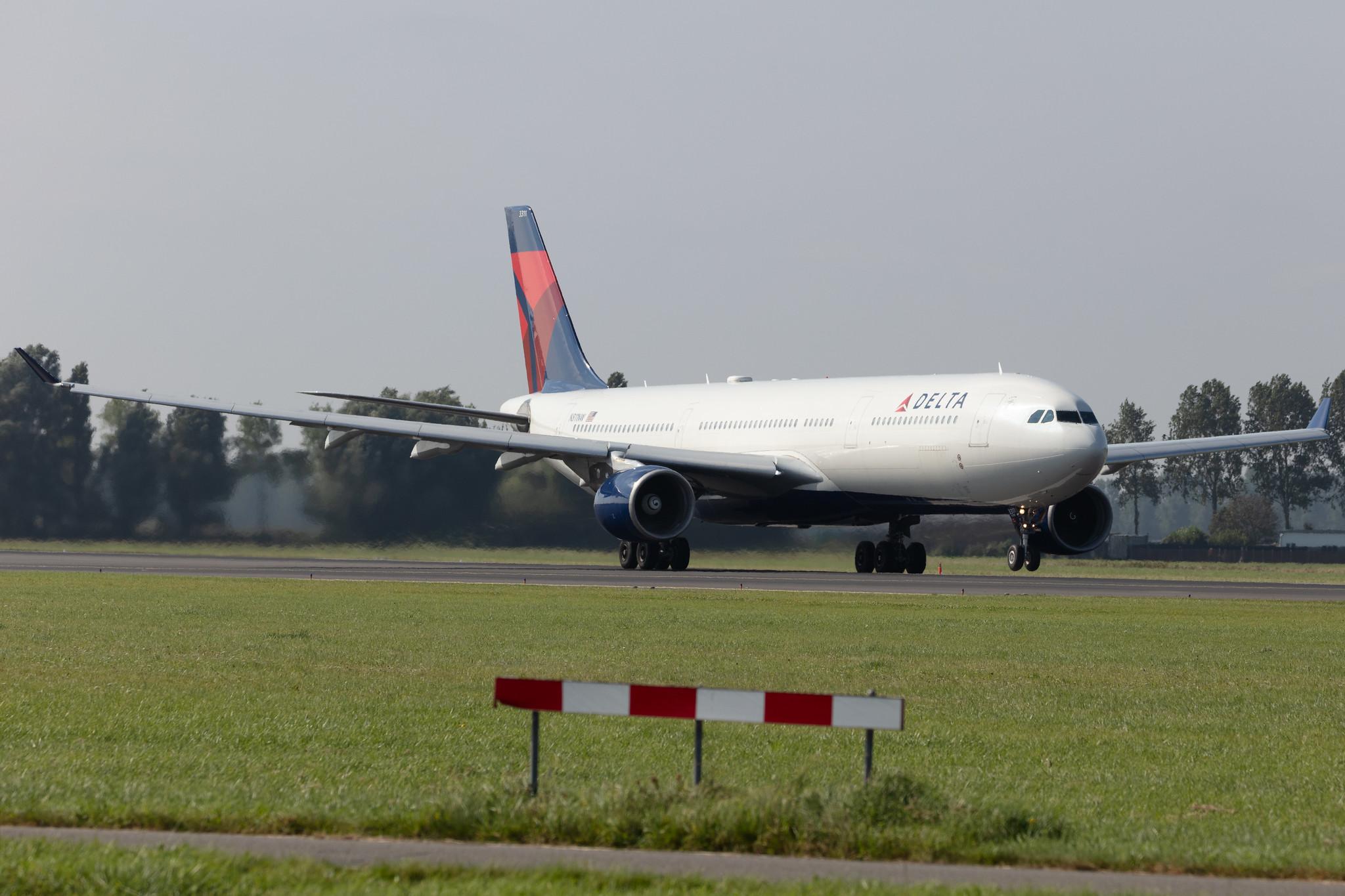 Amsterdam Schiphol: Delta Air Lines (DL / DAL) |  Airbus A330-323 A333 | N811NW | MSN 0690