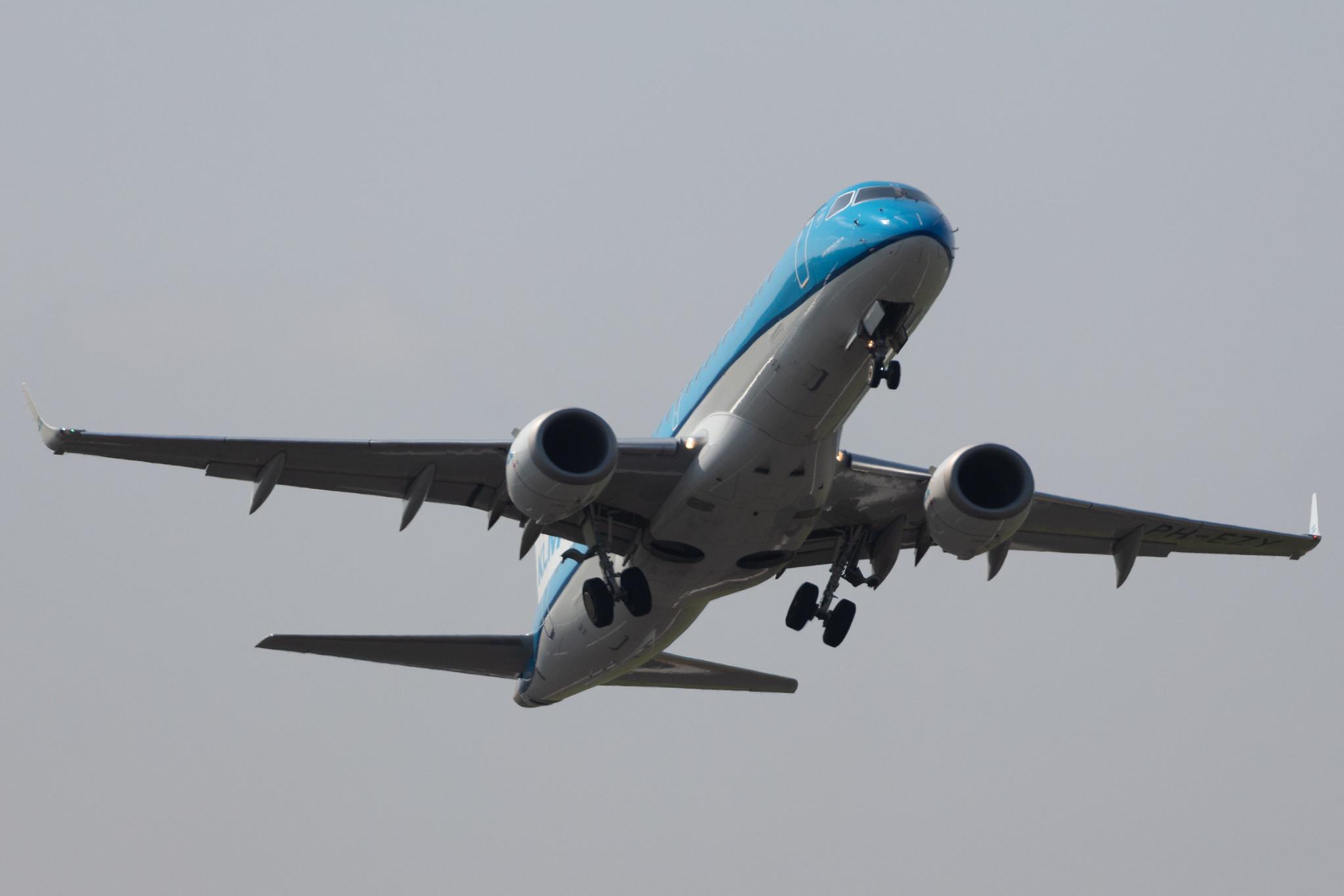 Amsterdam Schiphol: KLM (KL / KLM) | Operator: KLM Cityhopper |  Embraer E190STD E190 | PH-EZY | MSN 19000649